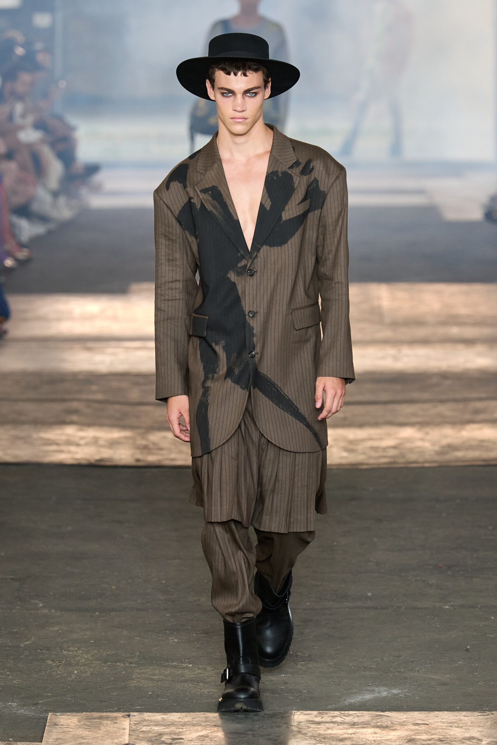 Moschino S/S 23 Menswear Look 26