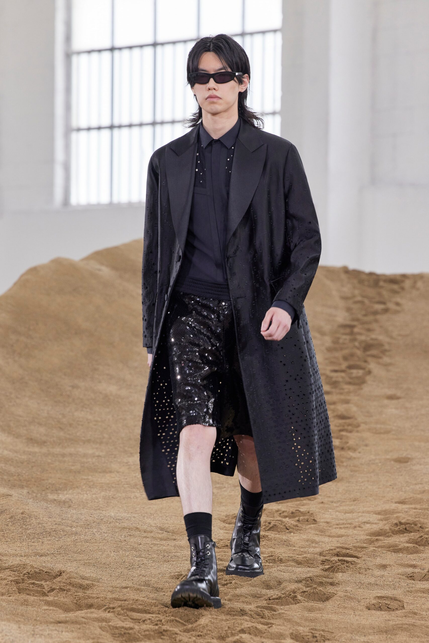 Neil Barrett S/S 23 Menswear Look 26