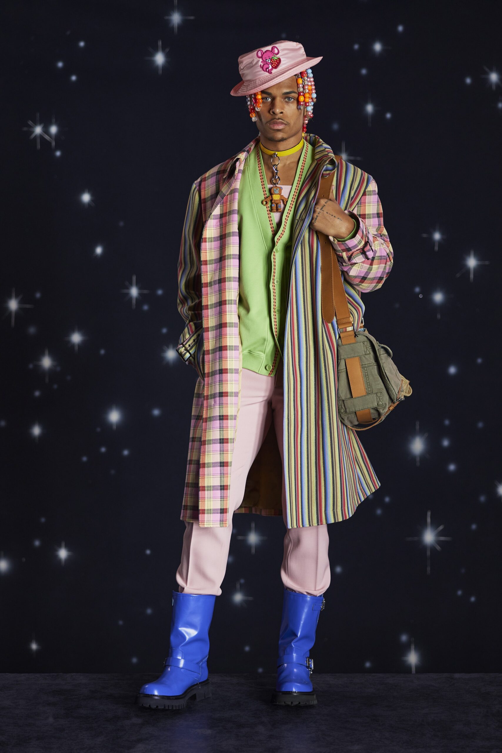 Moschino F/W 22 Look 27