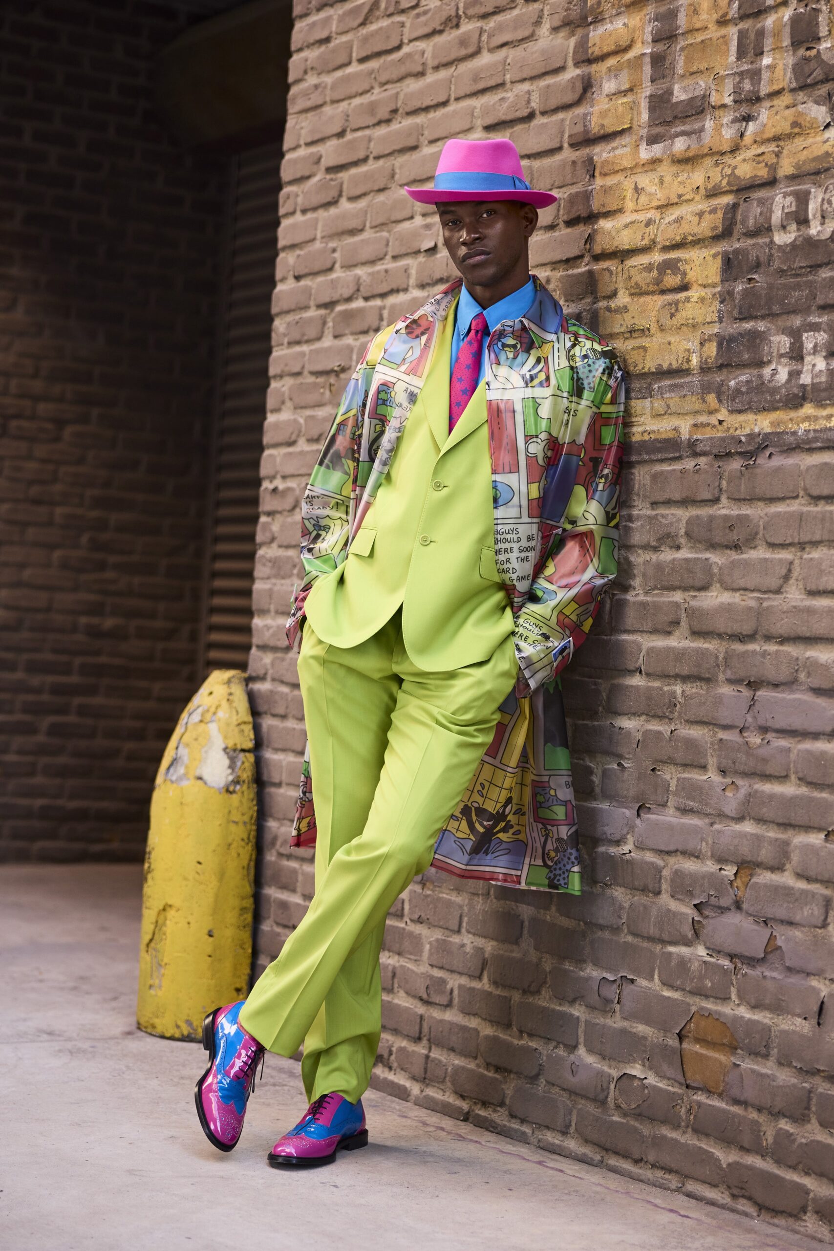 Moschino Resort 22 Look 28