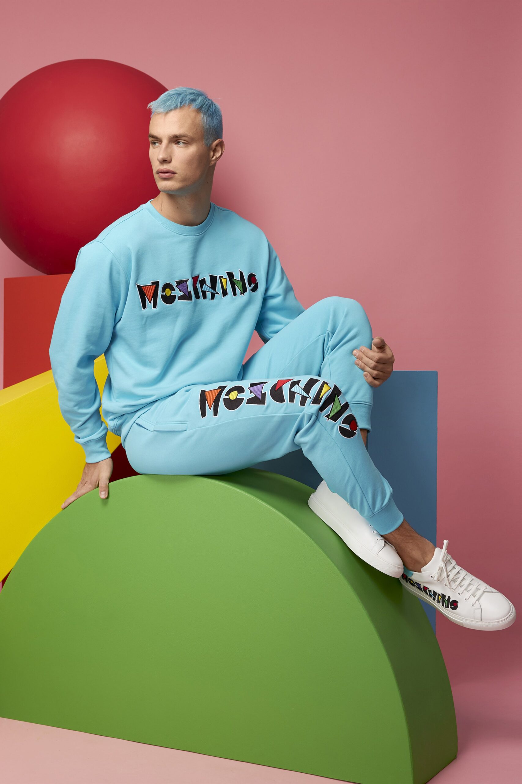 Moschino Resort 21 Look 28