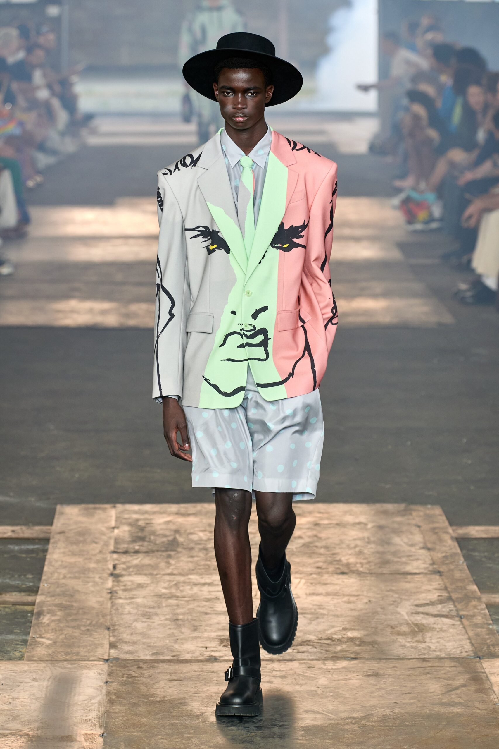Moschino S/S 23 Menswear Look 28