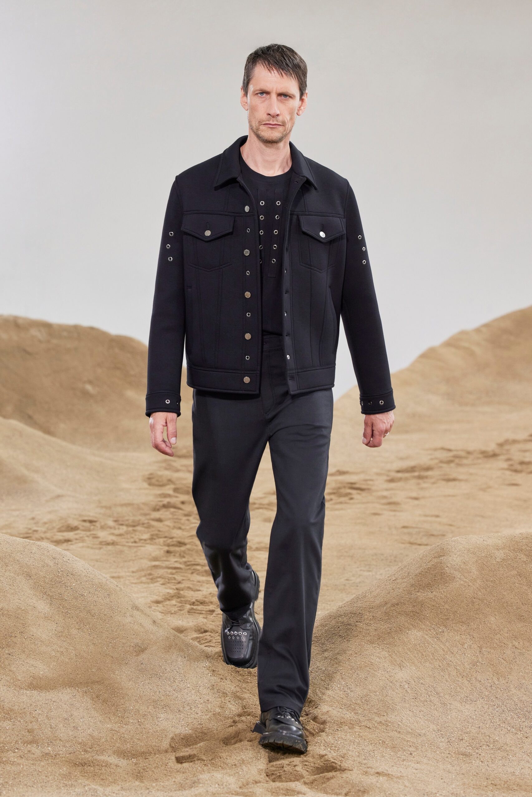 Neil Barrett S/S 23 Menswear Look 28