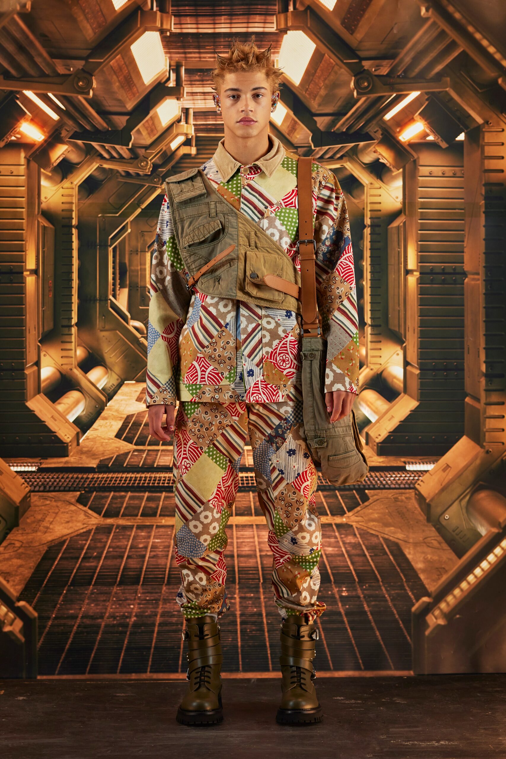 Moschino F/W 22 Look 29