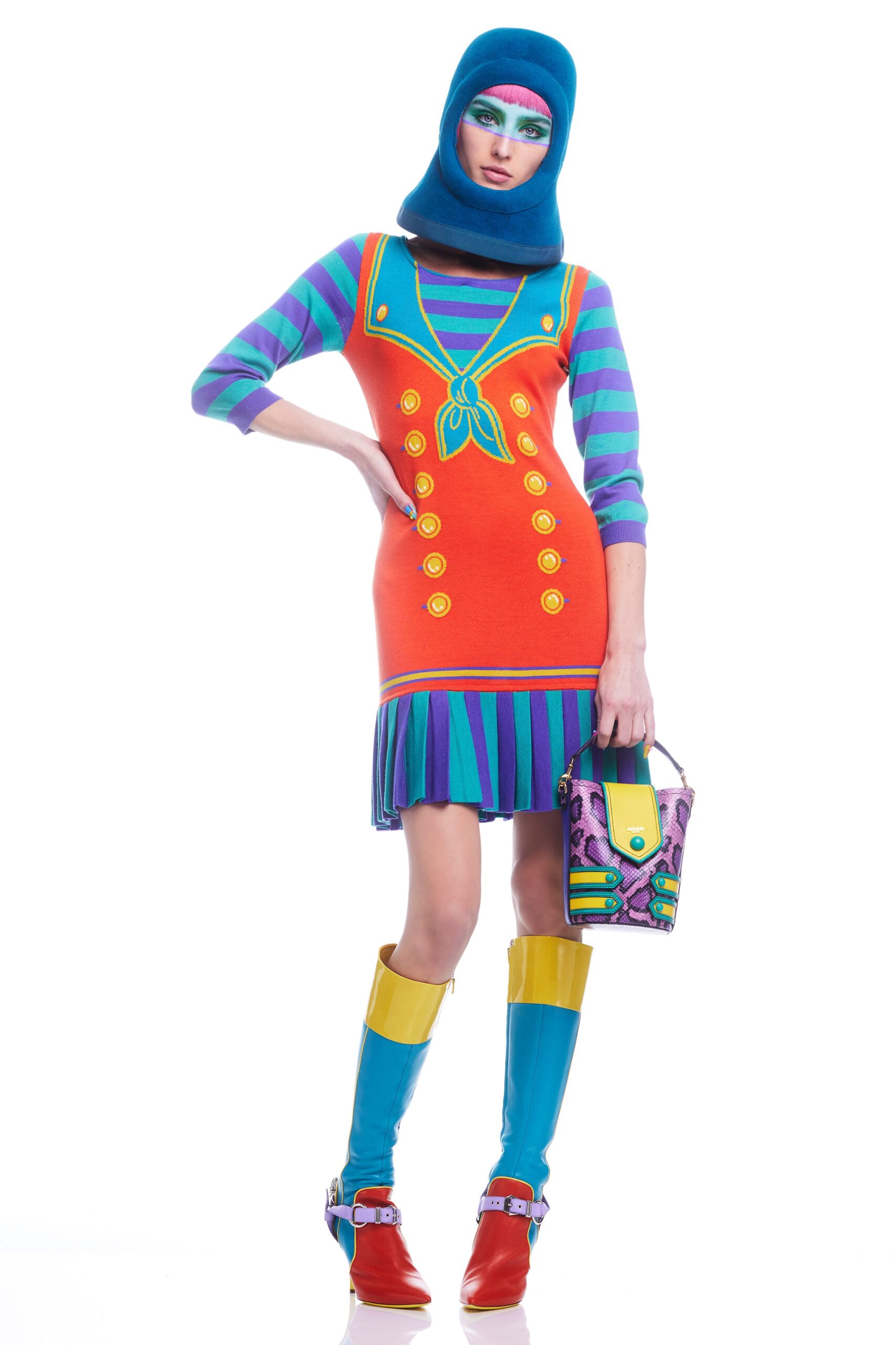 Moschino F/W 22 Look 29