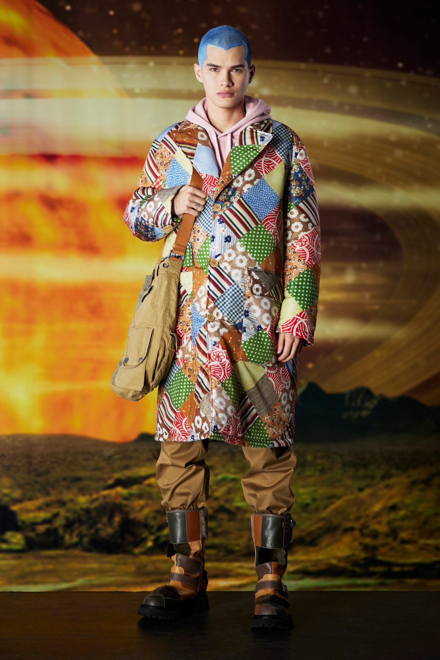 Moschino F/W 22 Look 30
