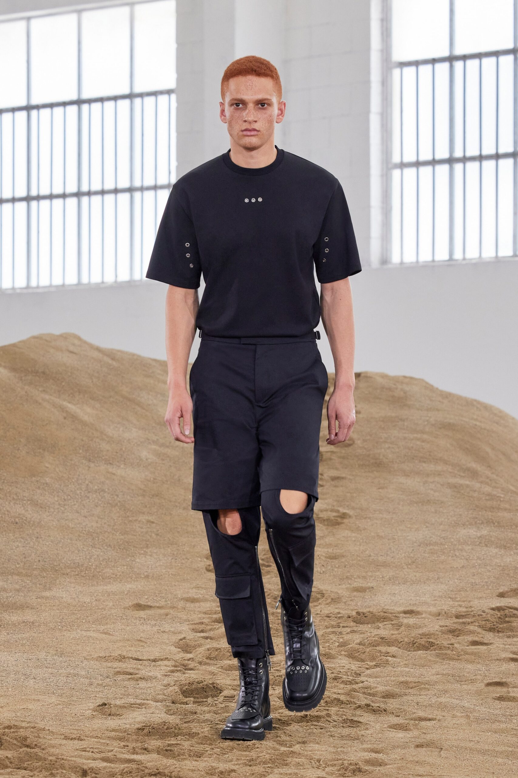Neil Barrett S/S 23 Menswear Look 30