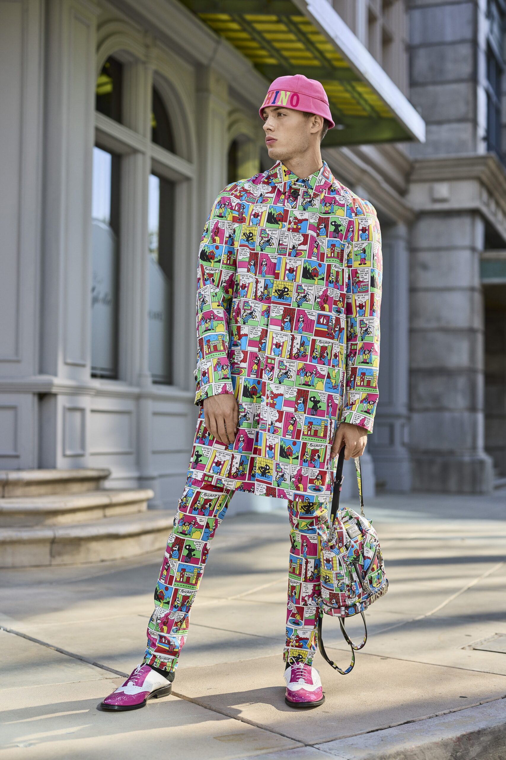 Moschino Resort 22 Look 32