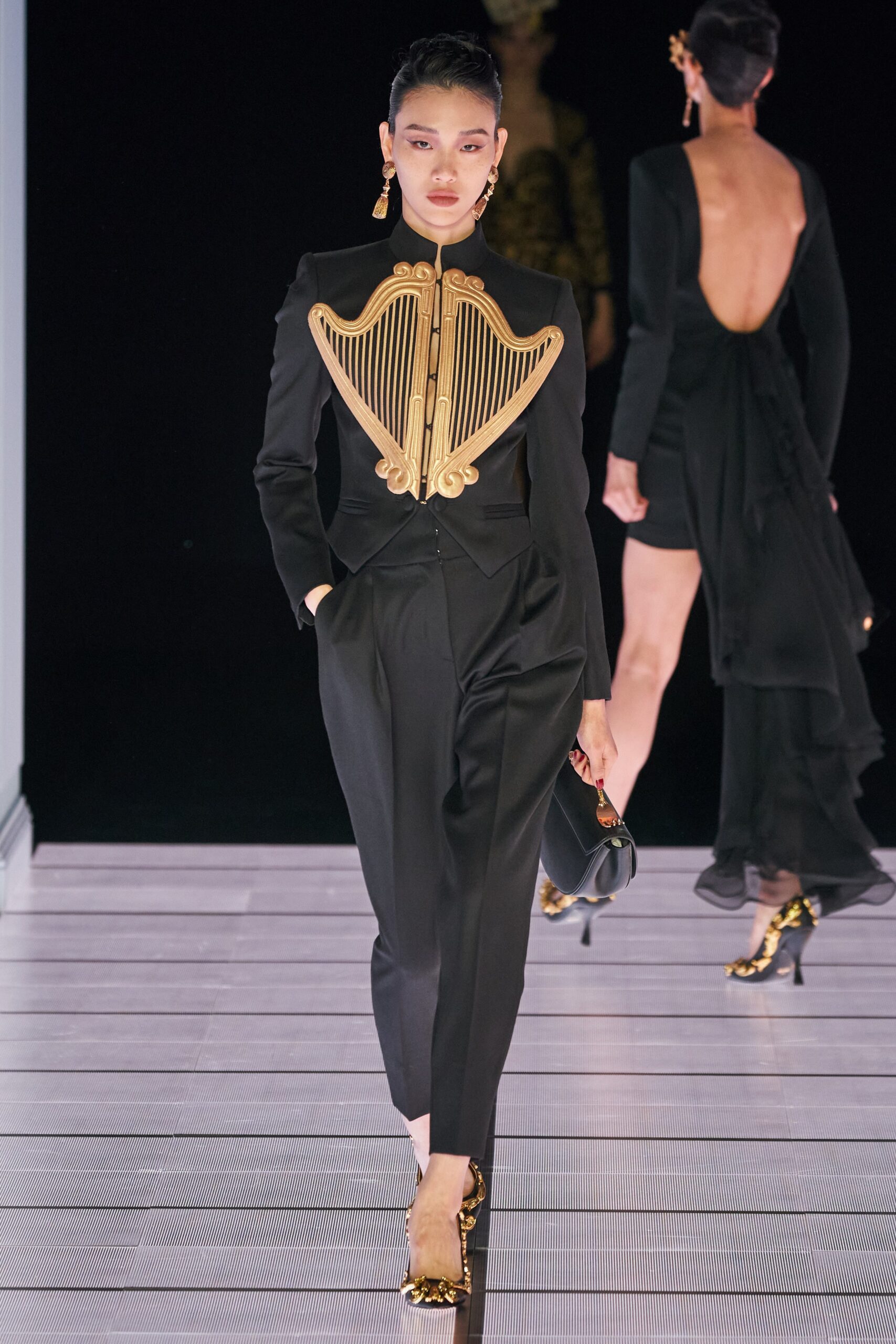 Moschino F/W 22 Look 32