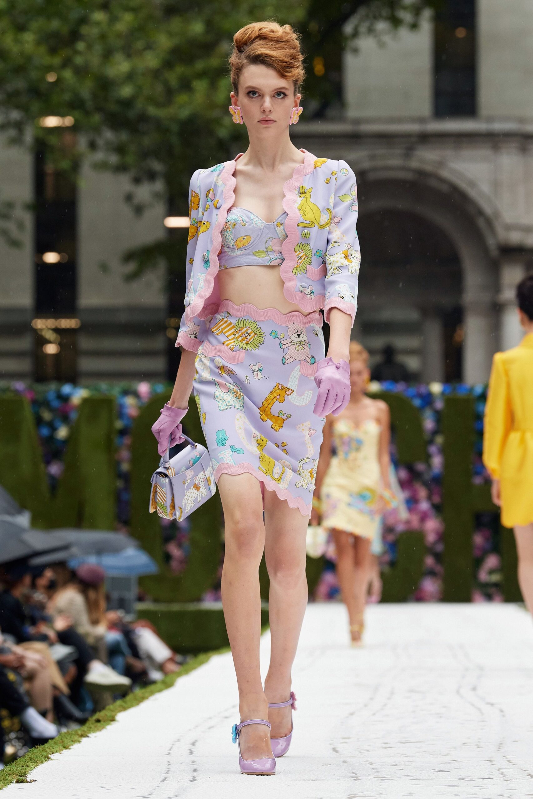 Moschino S/S 22 Look 33