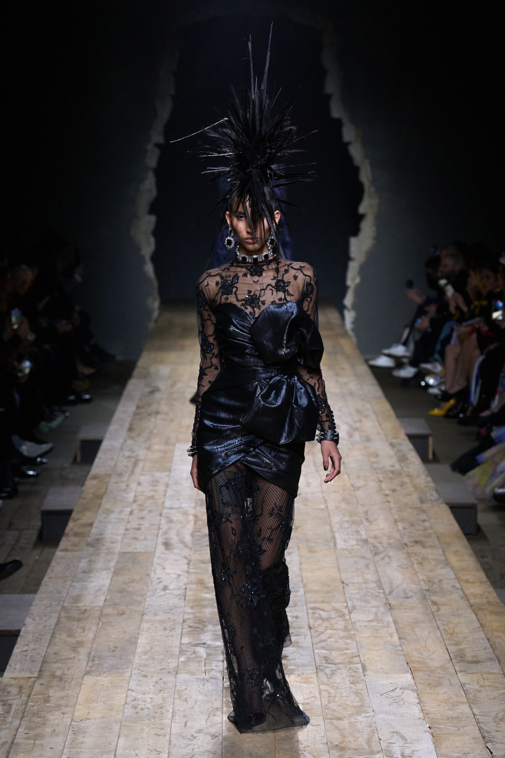 Moschino F/W 23 Look 33