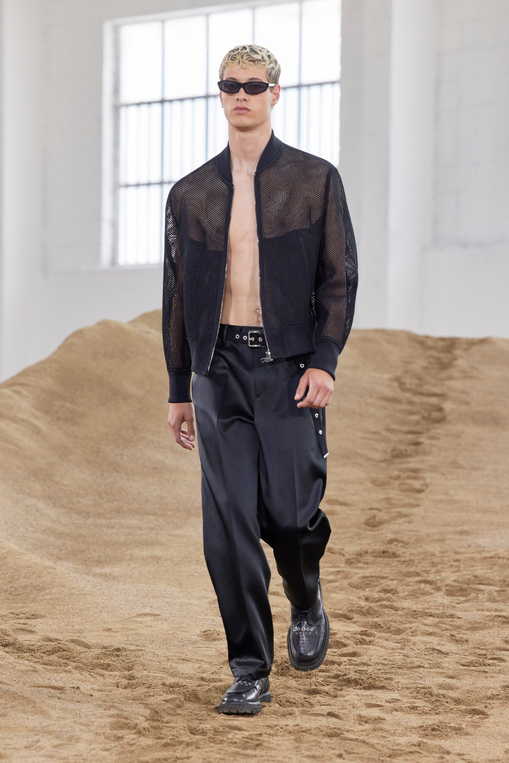 Neil Barrett S/S 23 Menswear Look 33