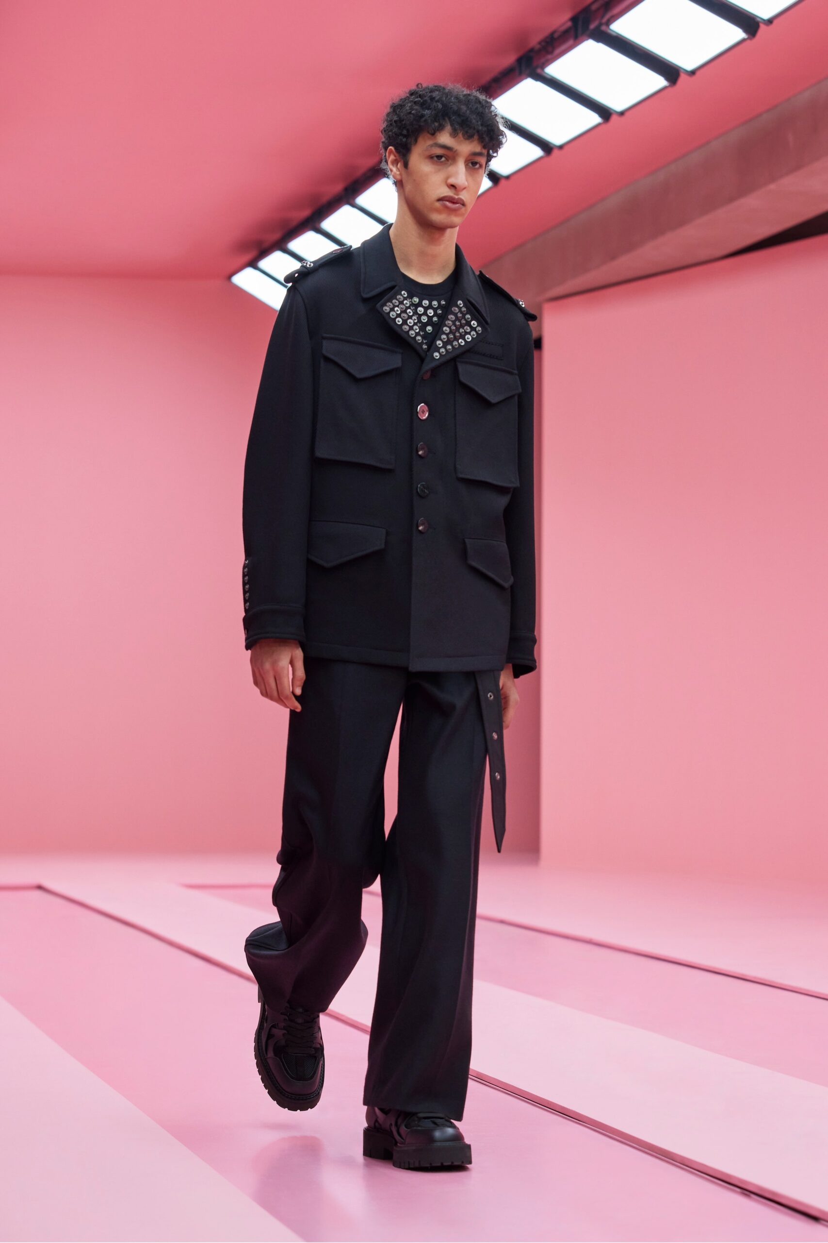 Neil Barrett F/W 22 Menswear Look 34