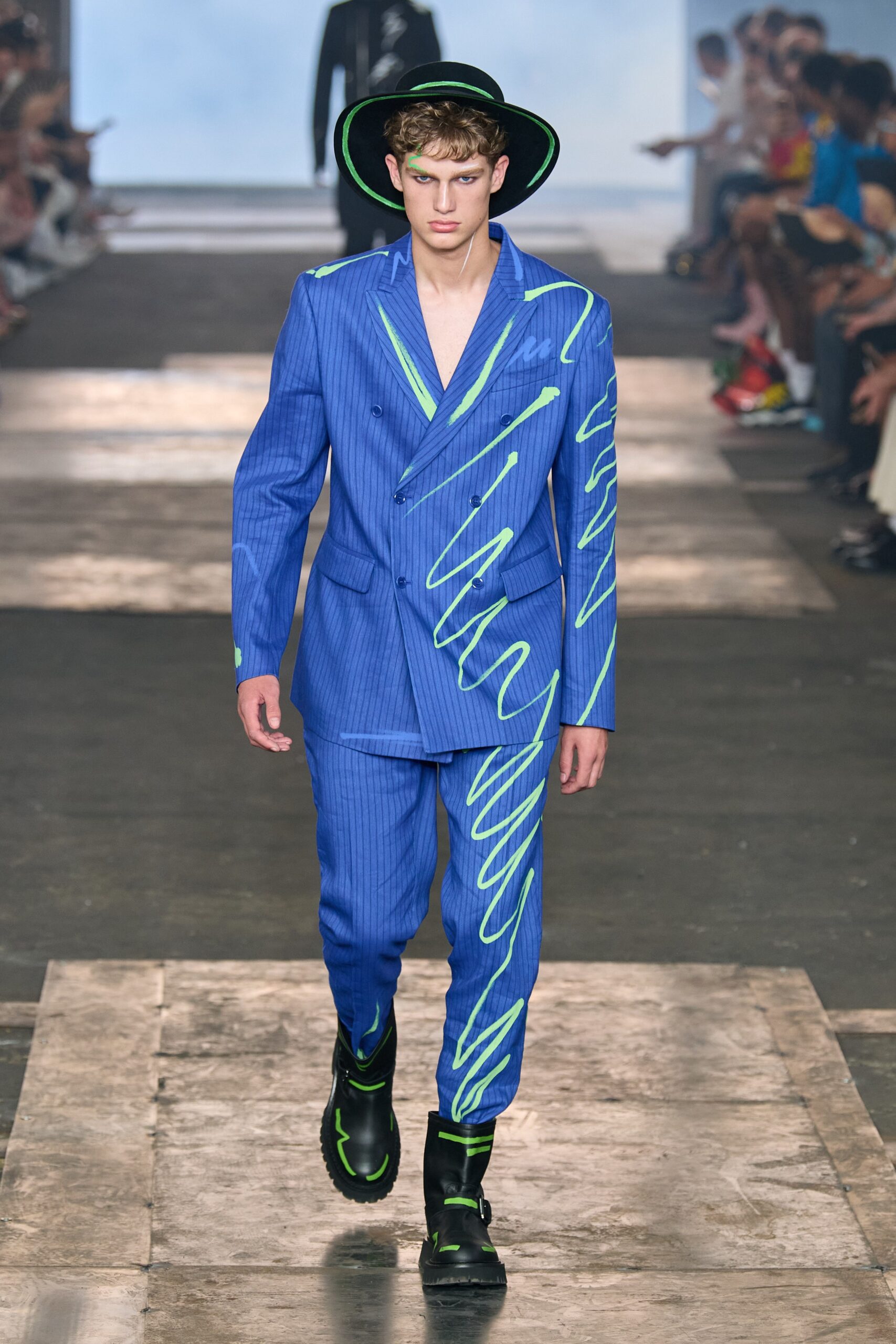 Moschino S/S 23 Menswear Look 34