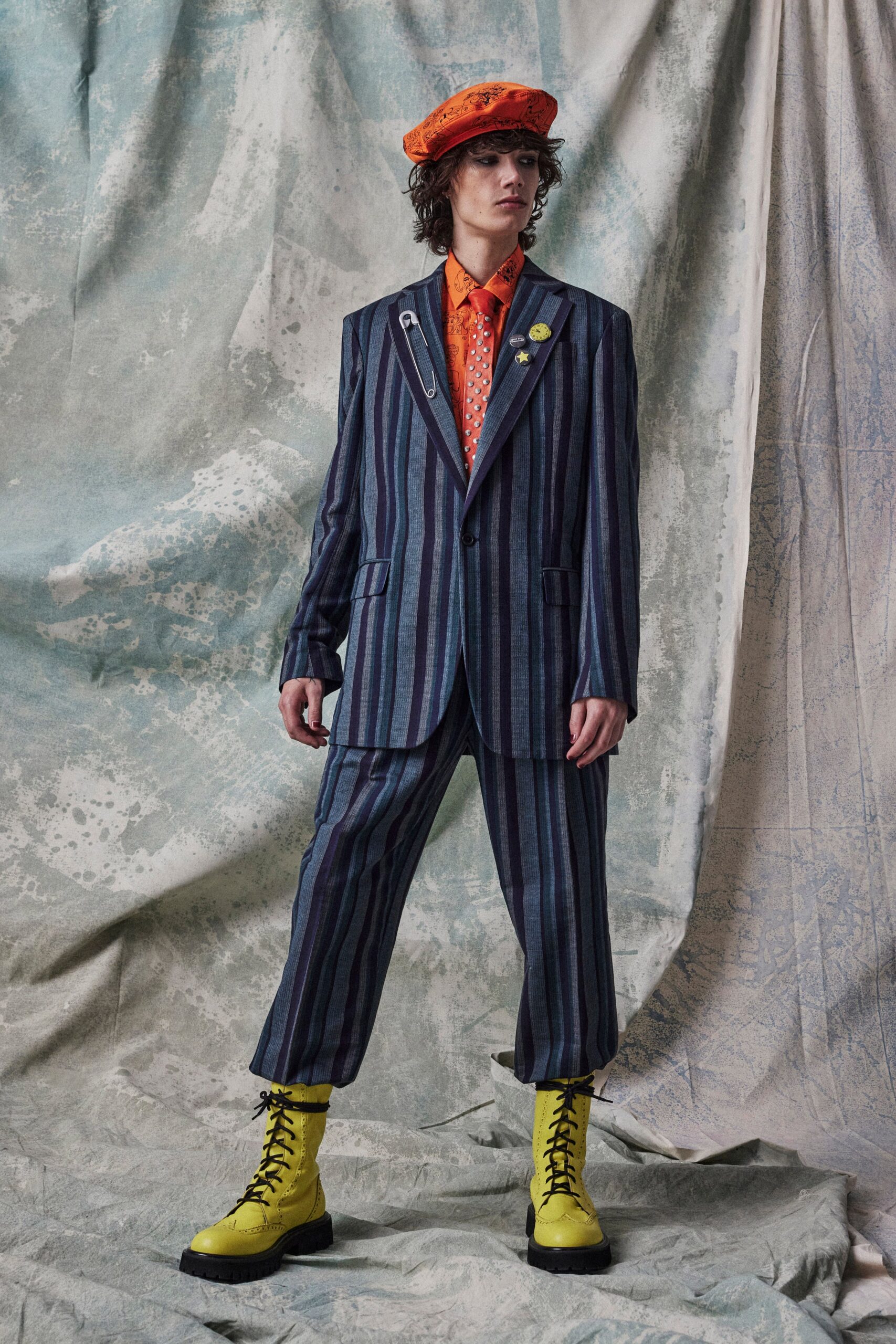 Moschino F/W 23 Look 34