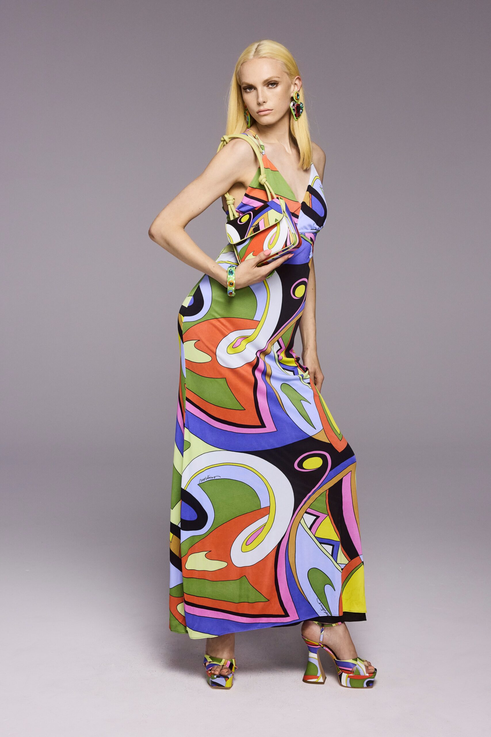 Moschino Resort 23 Look 34