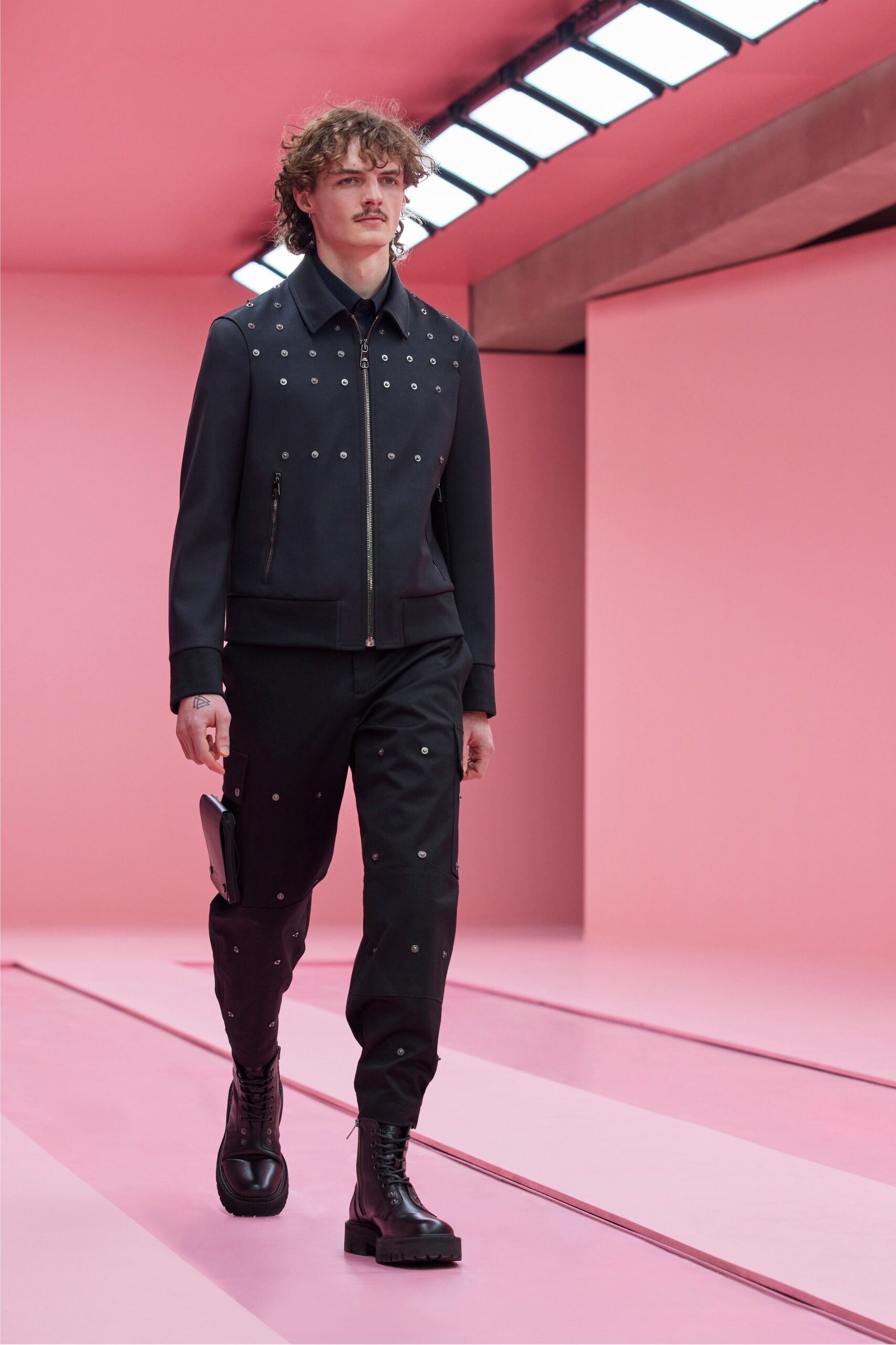 Neil Barrett F/W 22 Menswear Look 37