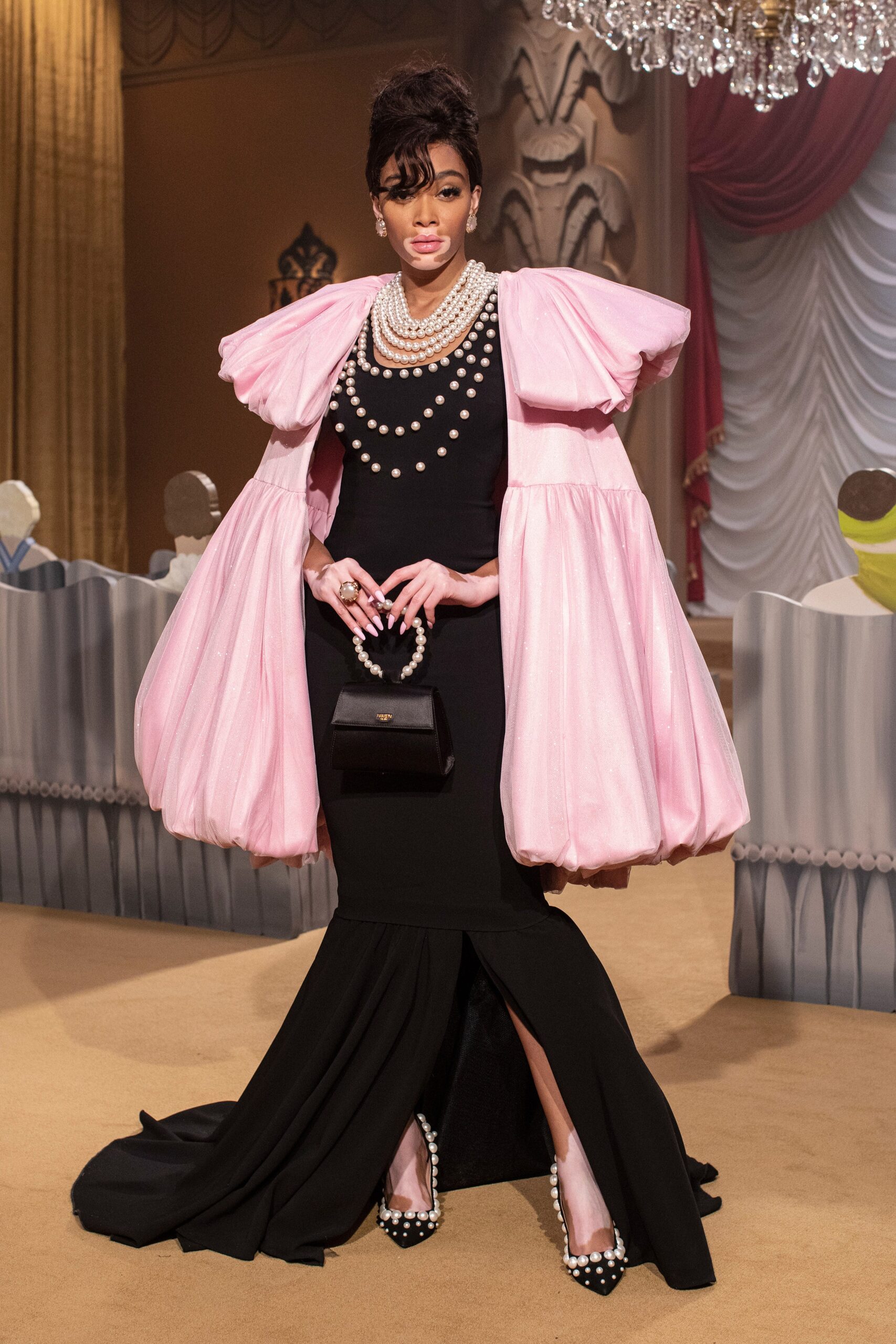 Moschino F/W 21 Look 37