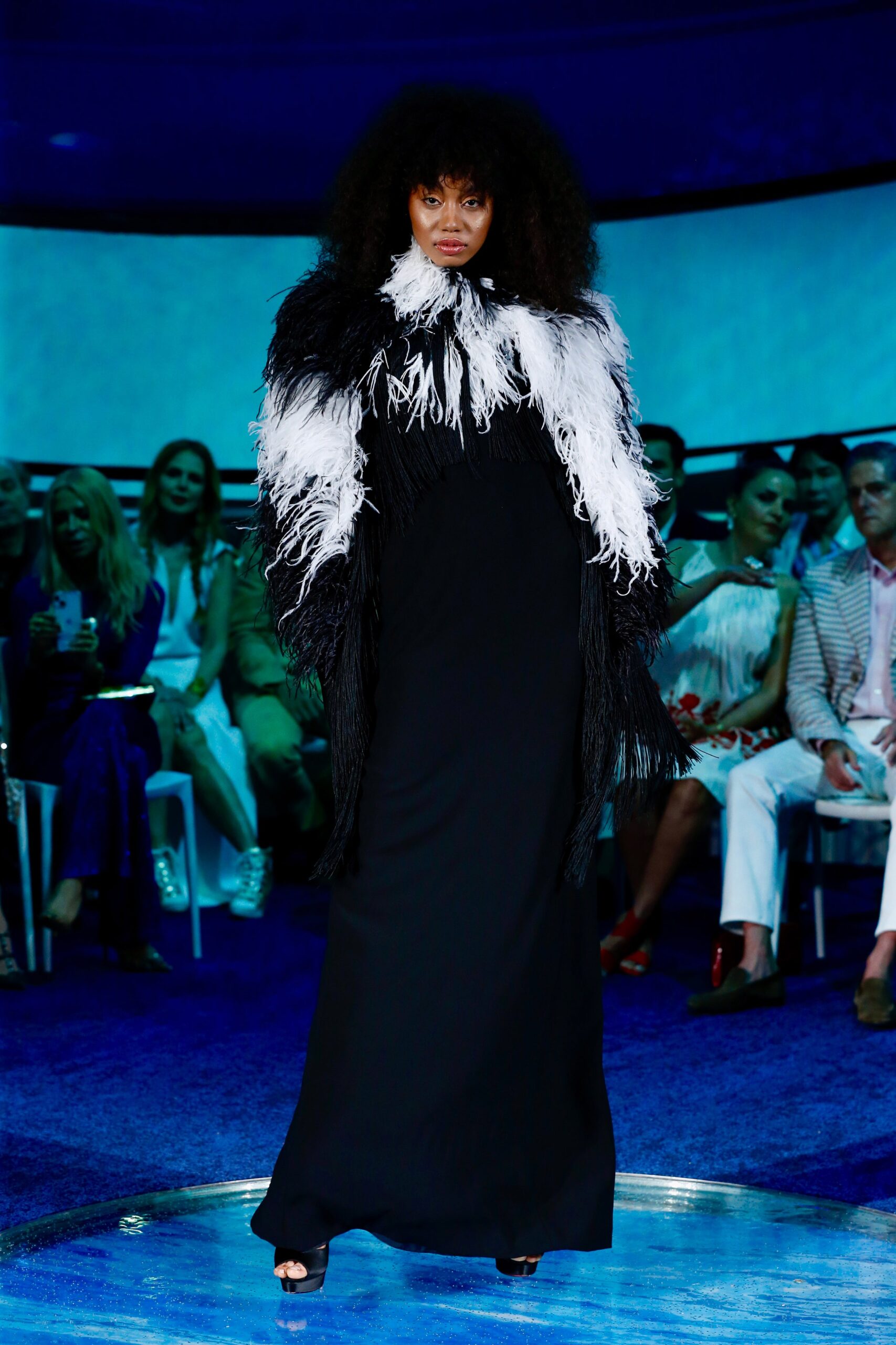 Naeem Khan Resort 23 Look 38