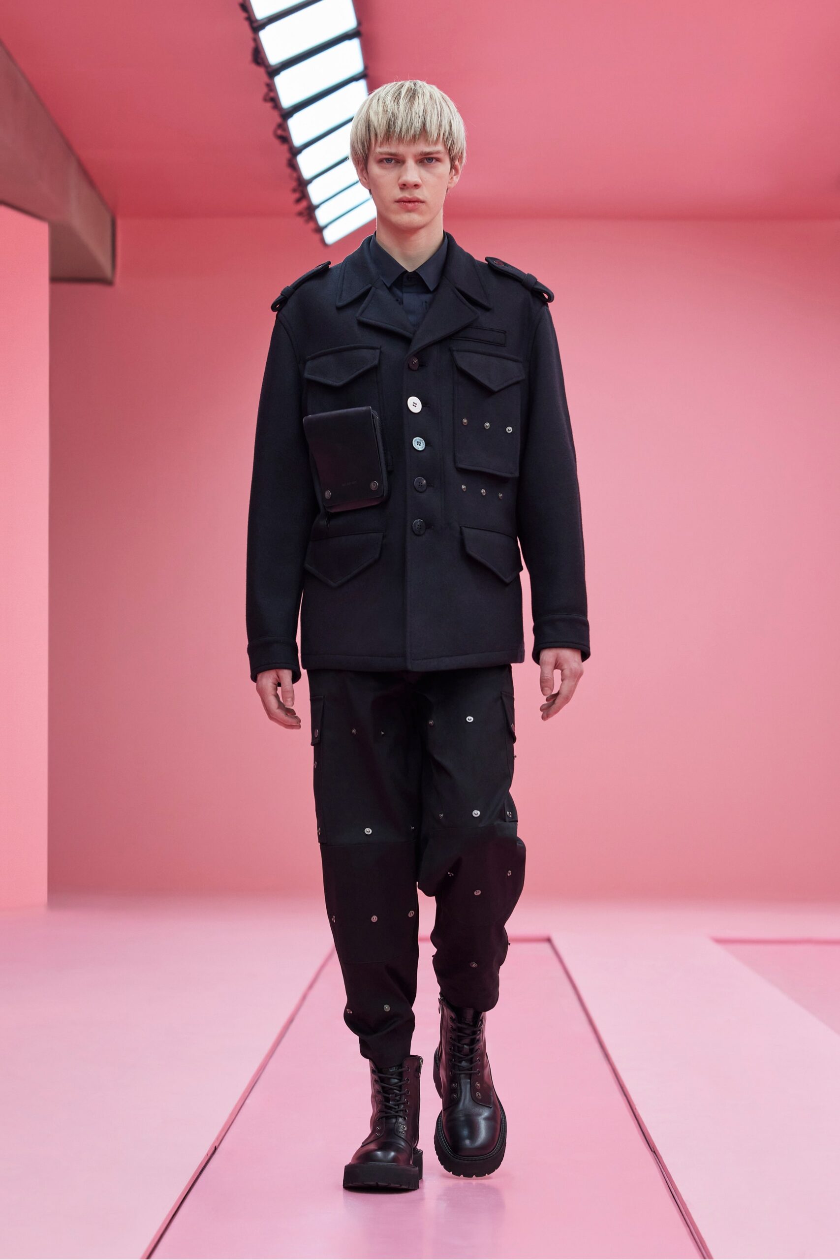 Neil Barrett F/W 22 Menswear Look 39