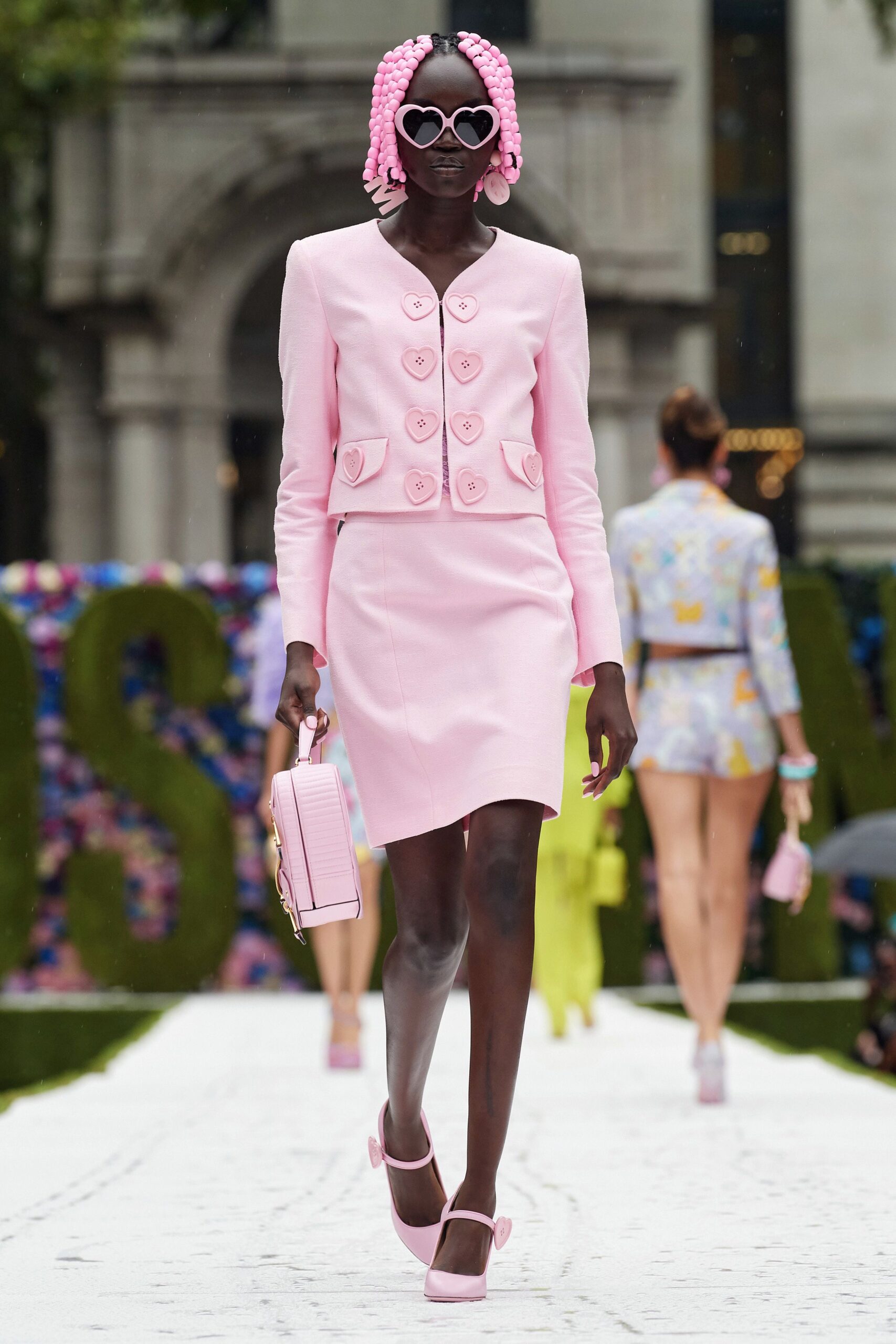 Moschino S/S 22 Look 40