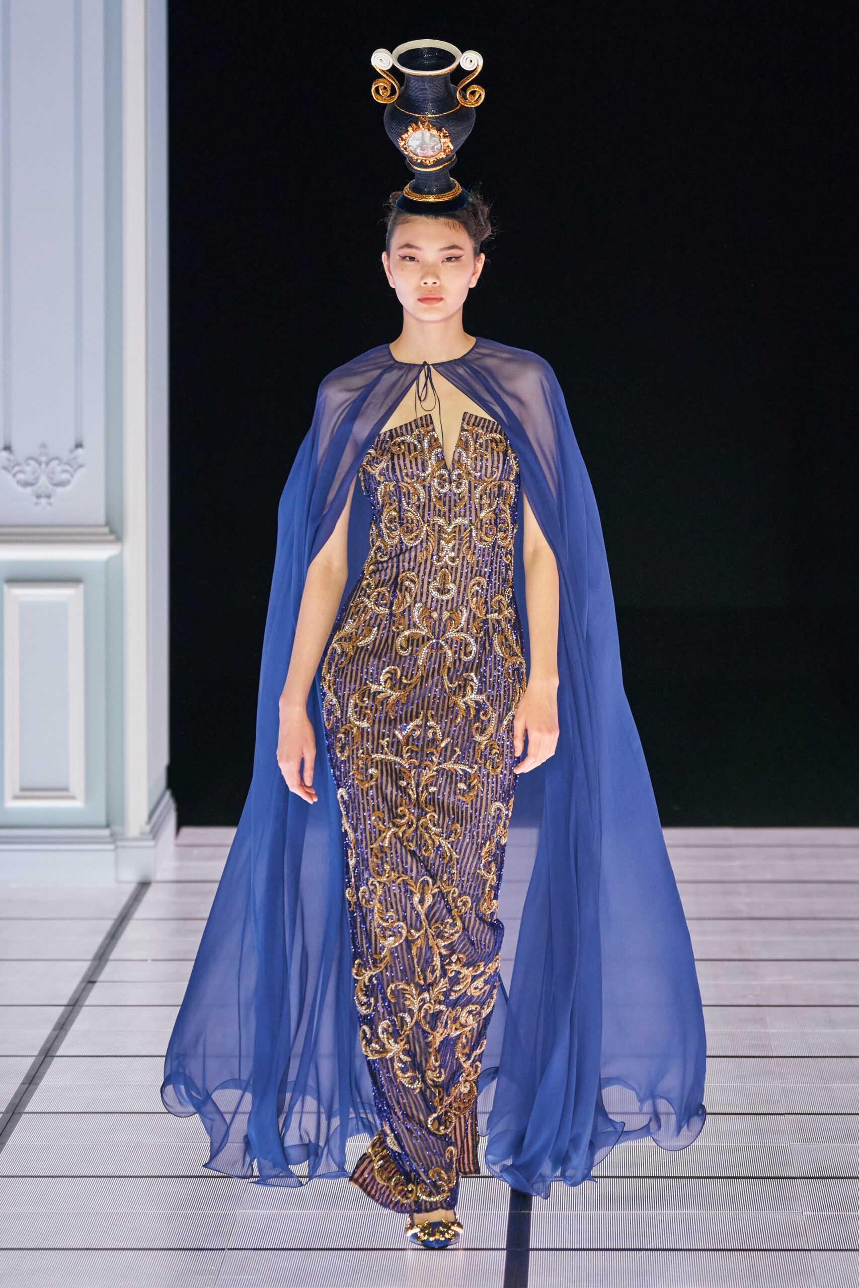Moschino F/W 22 Look 40