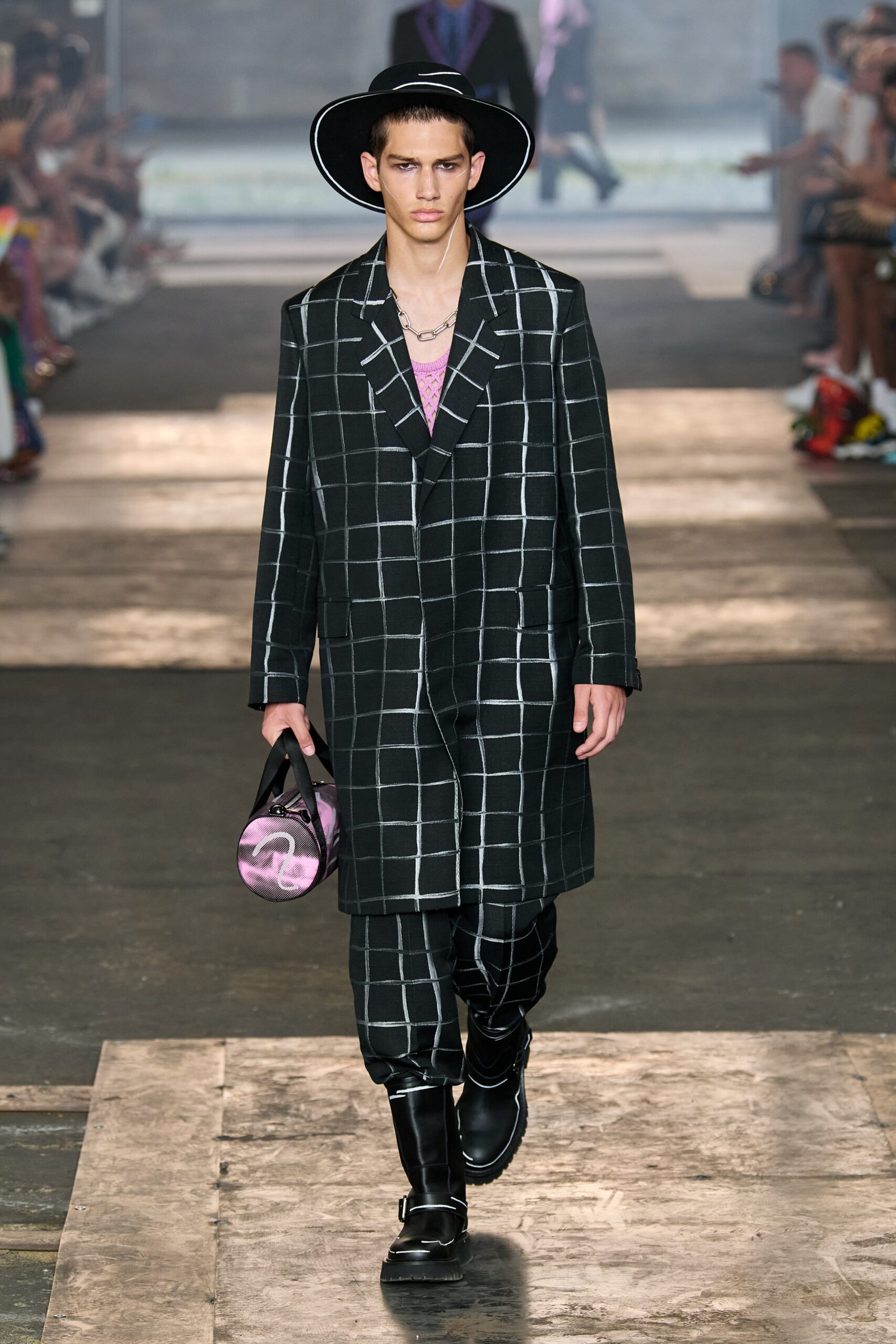 Moschino S/S 23 Menswear Look 40