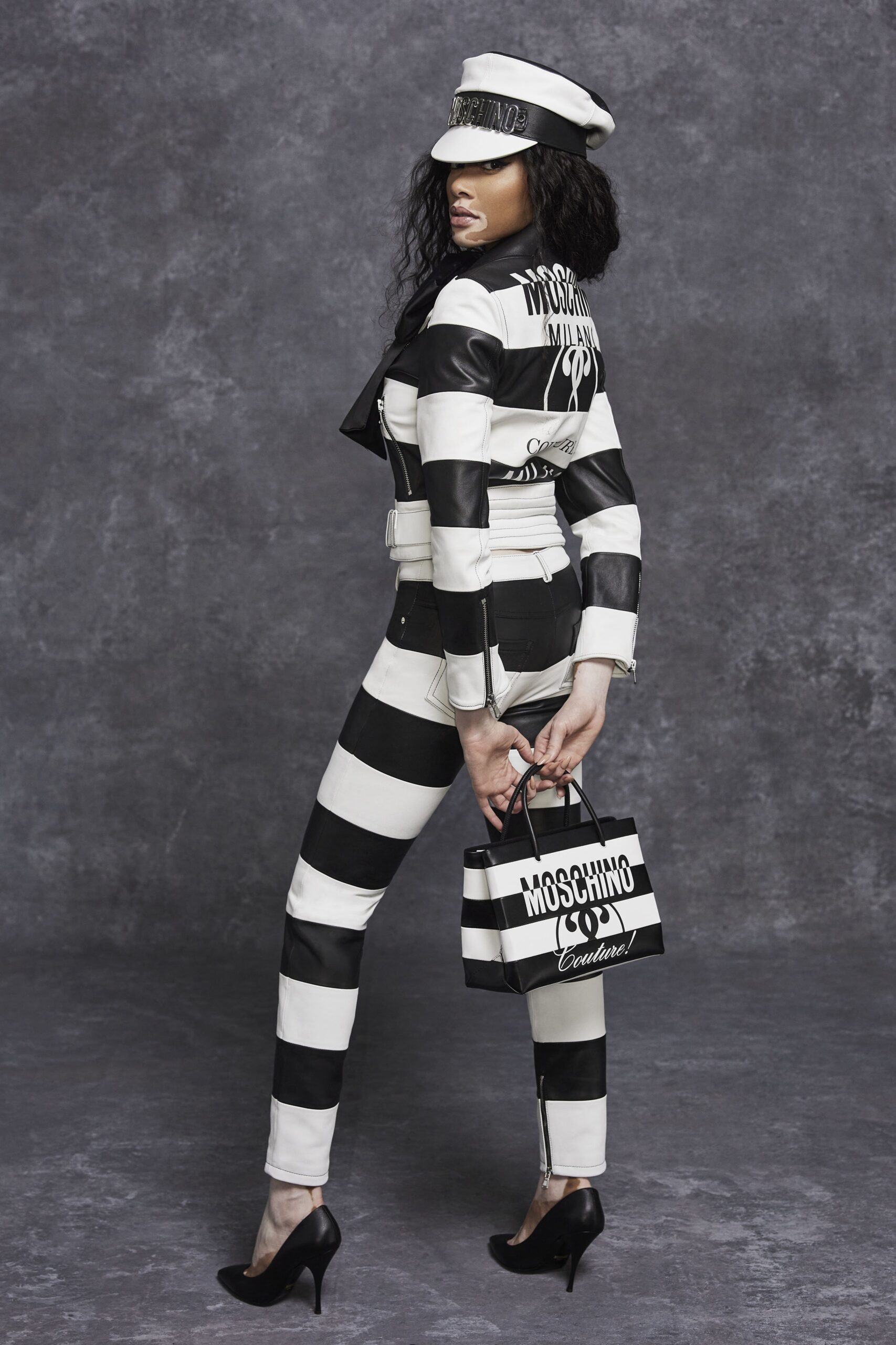 Moschino F/W 21 Look 41