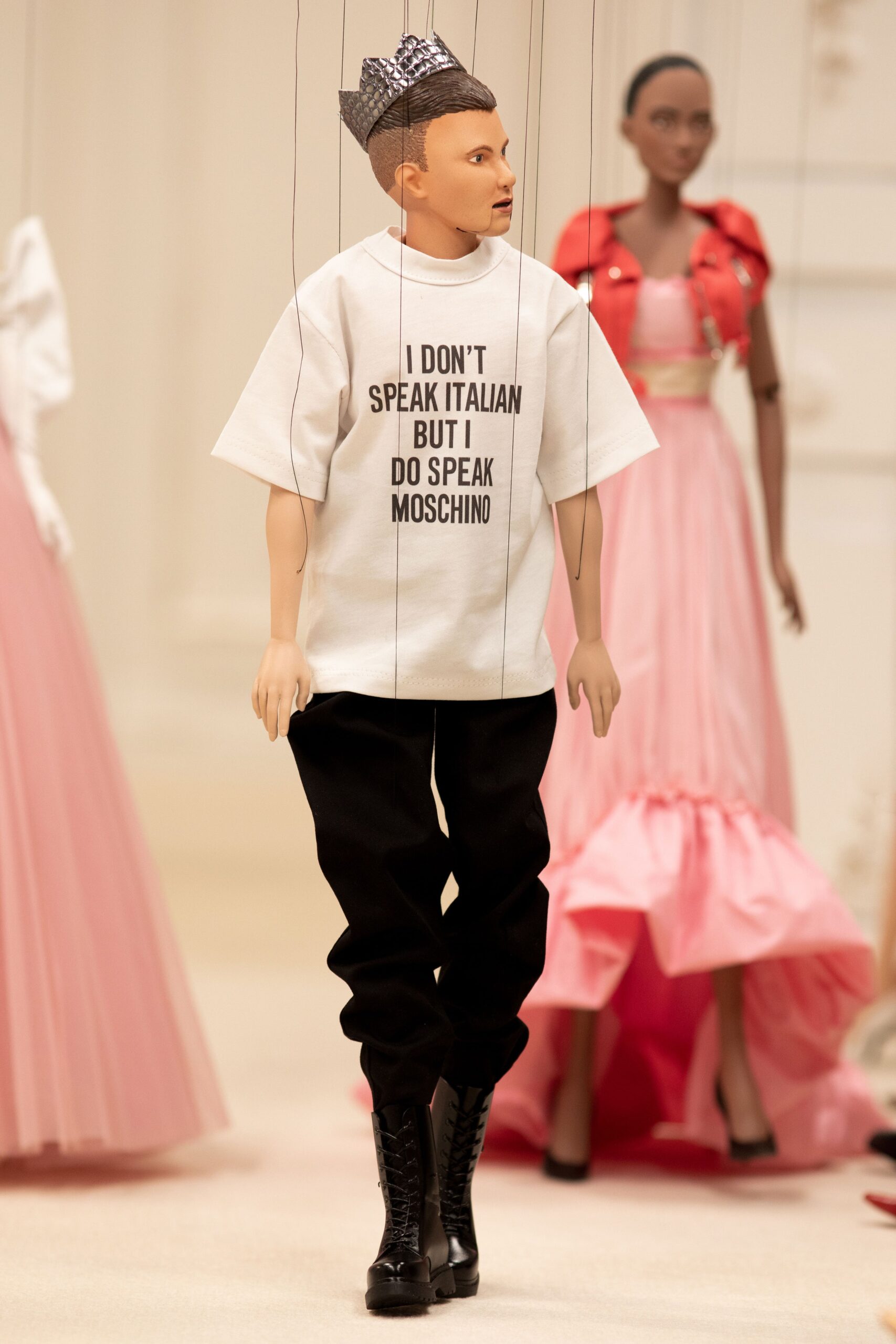Moschino S/S 21 Look 41