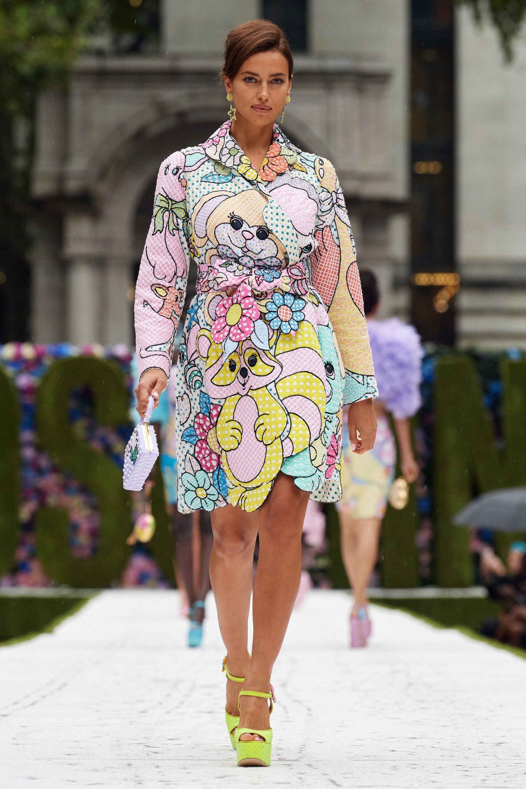 Moschino S/S 22 Look 42