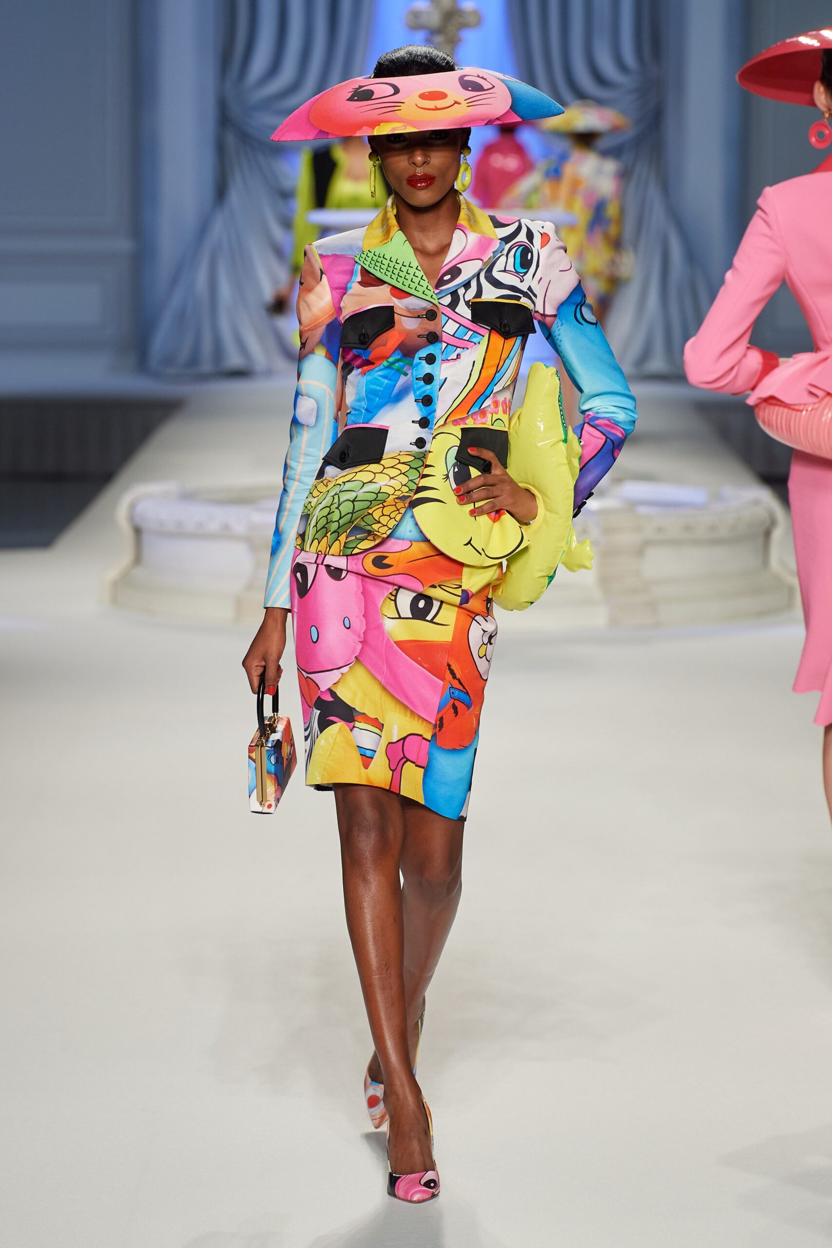 Moschino S/S 23 Look 42