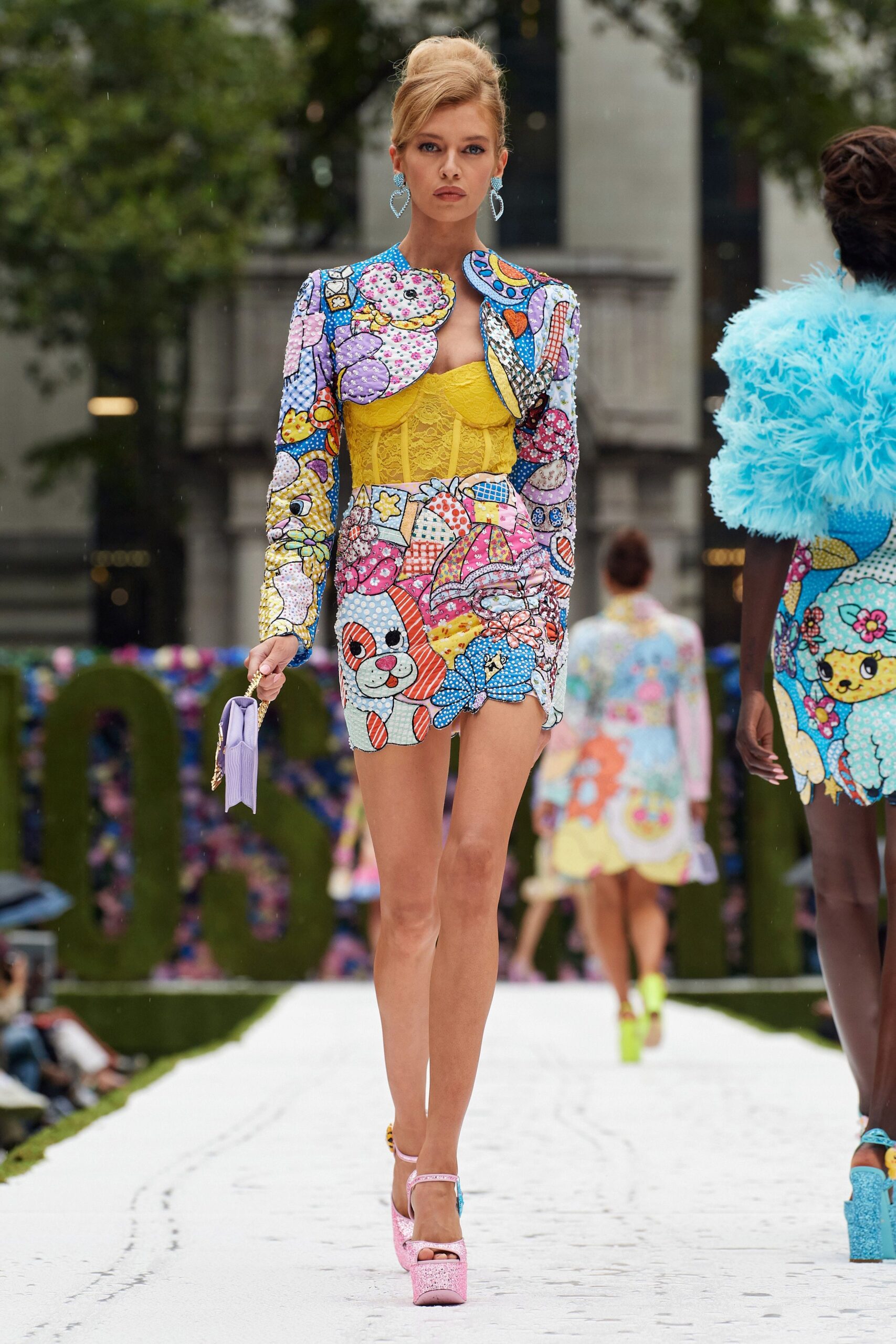 Moschino S/S 22 Look 44