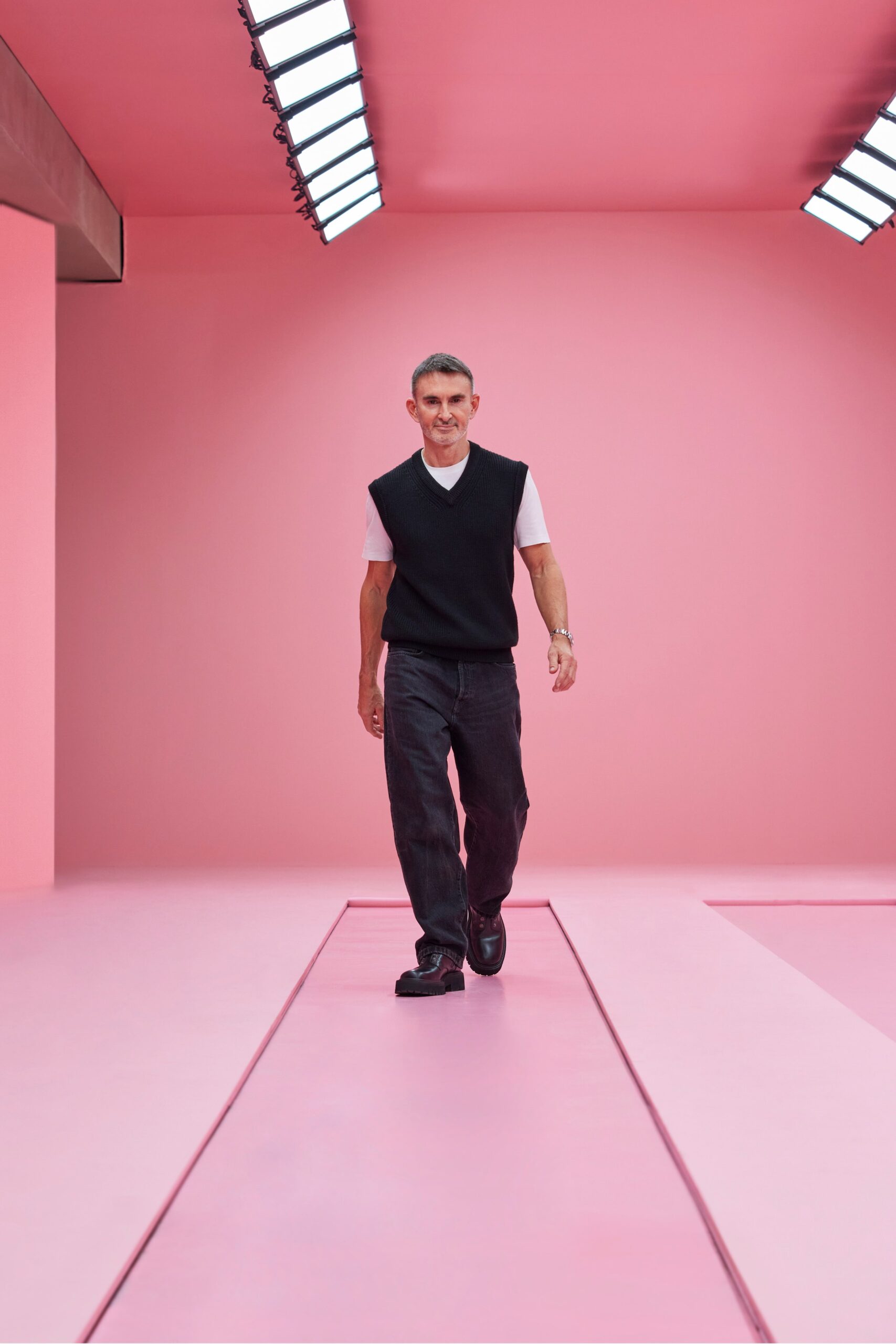 Neil Barrett F/W 22 Menswear Look 46
