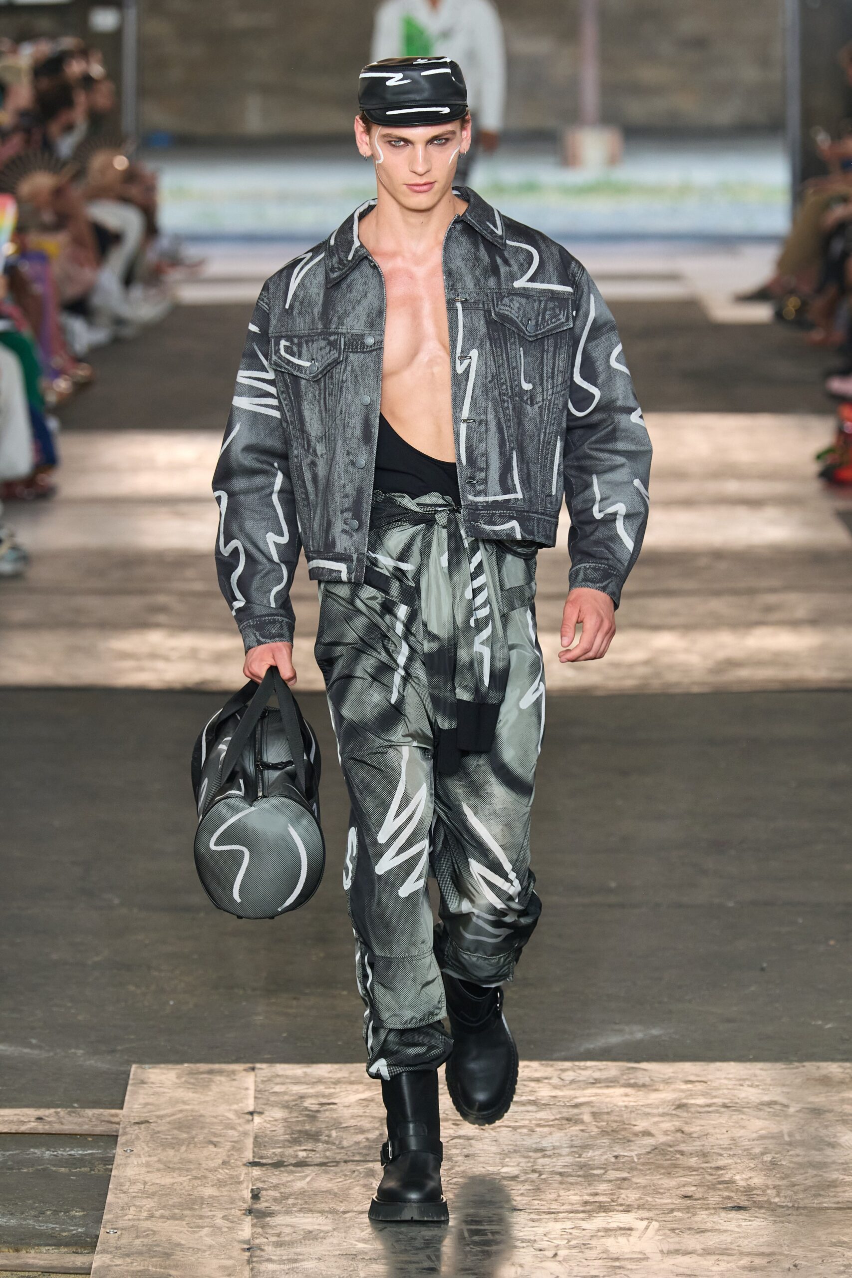 Moschino S/S 23 Menswear Look 47