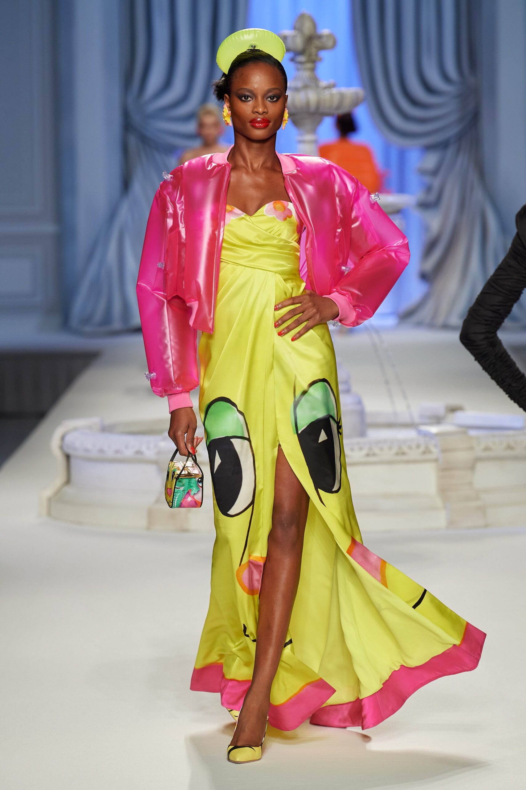 Moschino S/S 23 Look 49