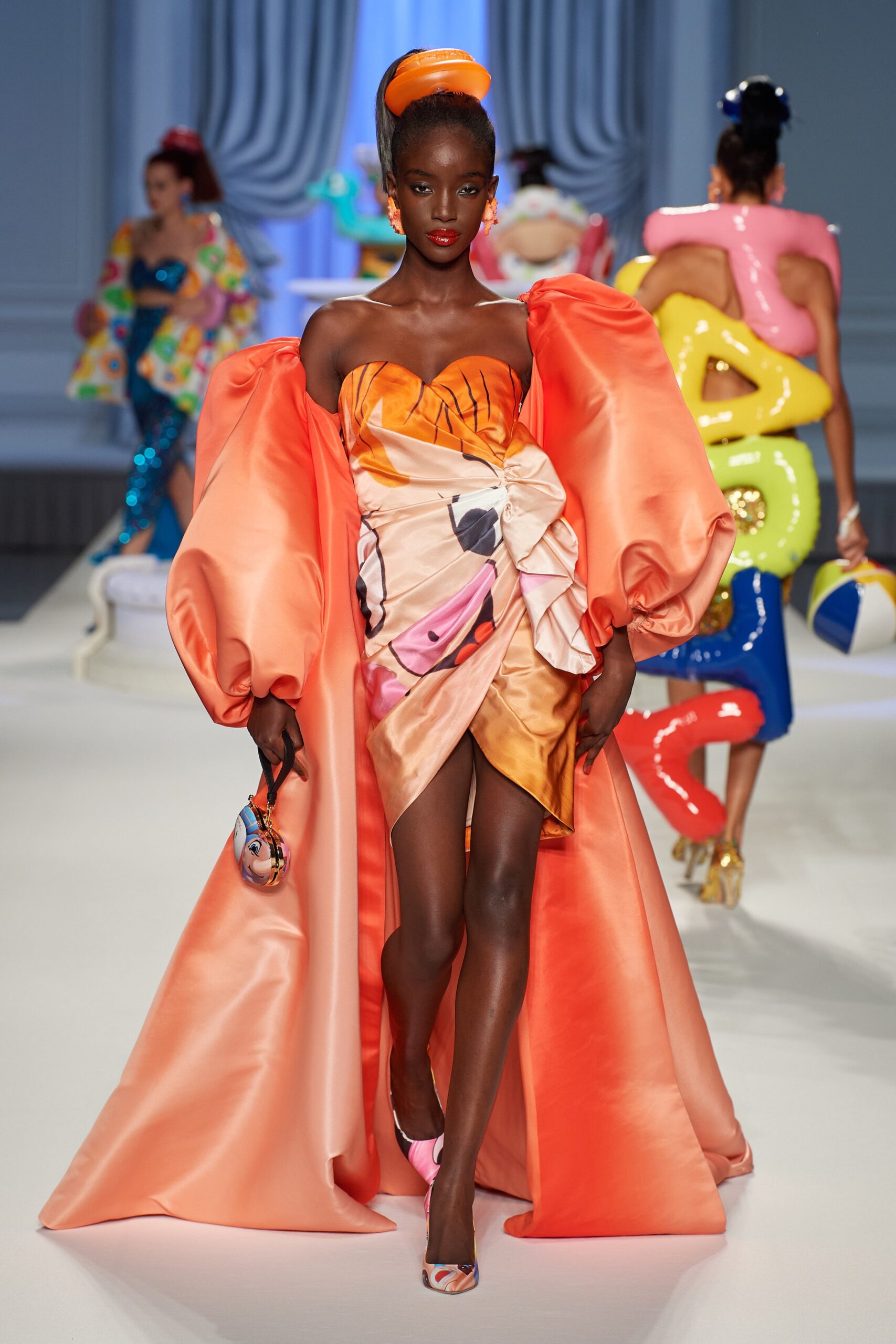 Moschino S/S 23 Look 53
