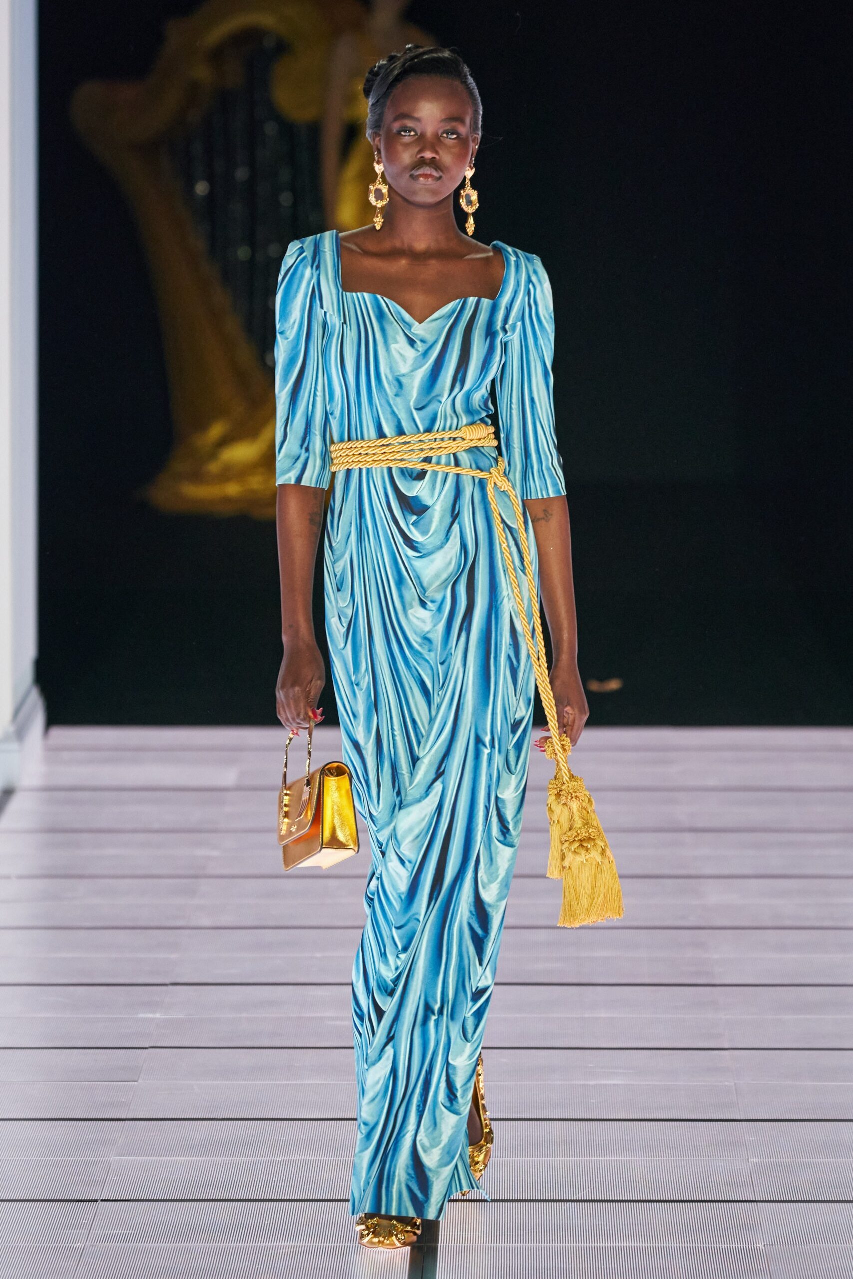 Moschino F/W 22 Look 54