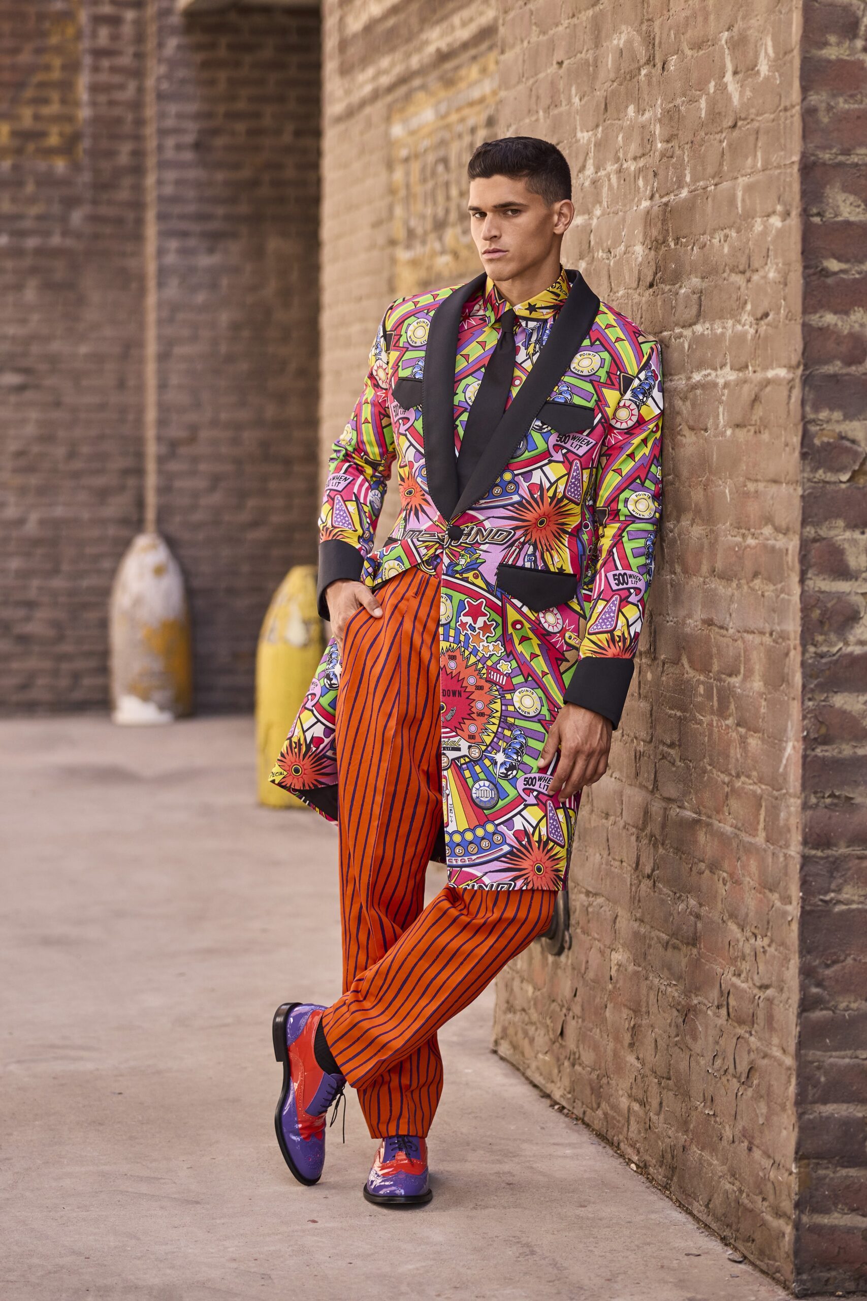 Moschino Resort 22 Look 55