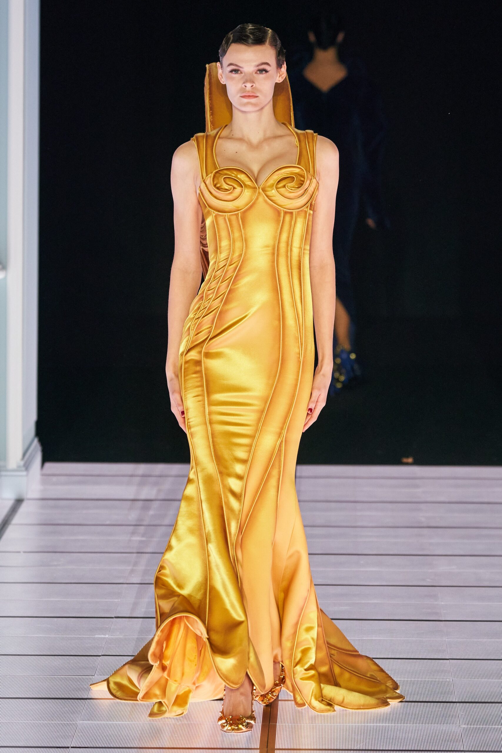 Moschino F/W 22 Look 55