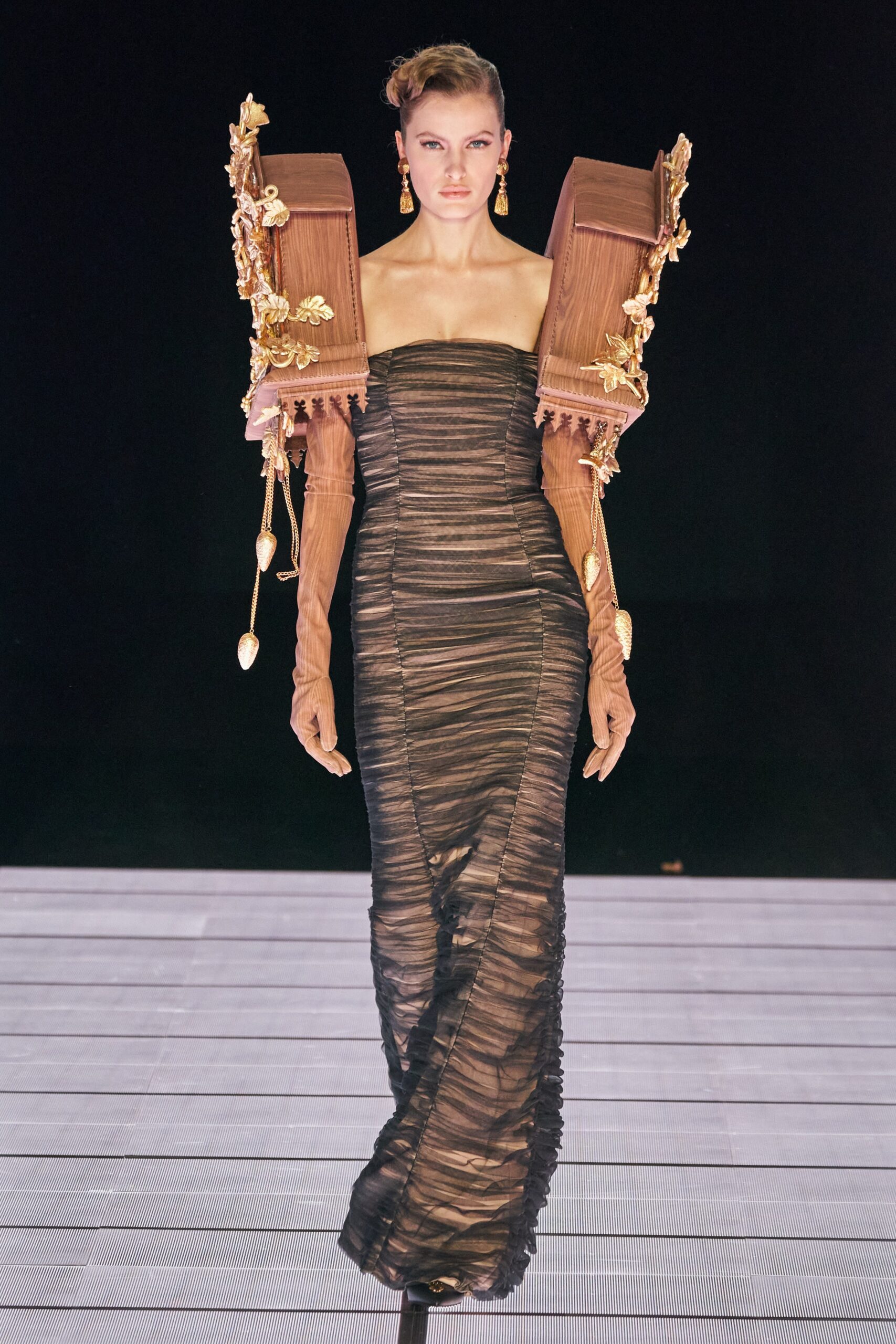 Moschino F/W 22 Look 57