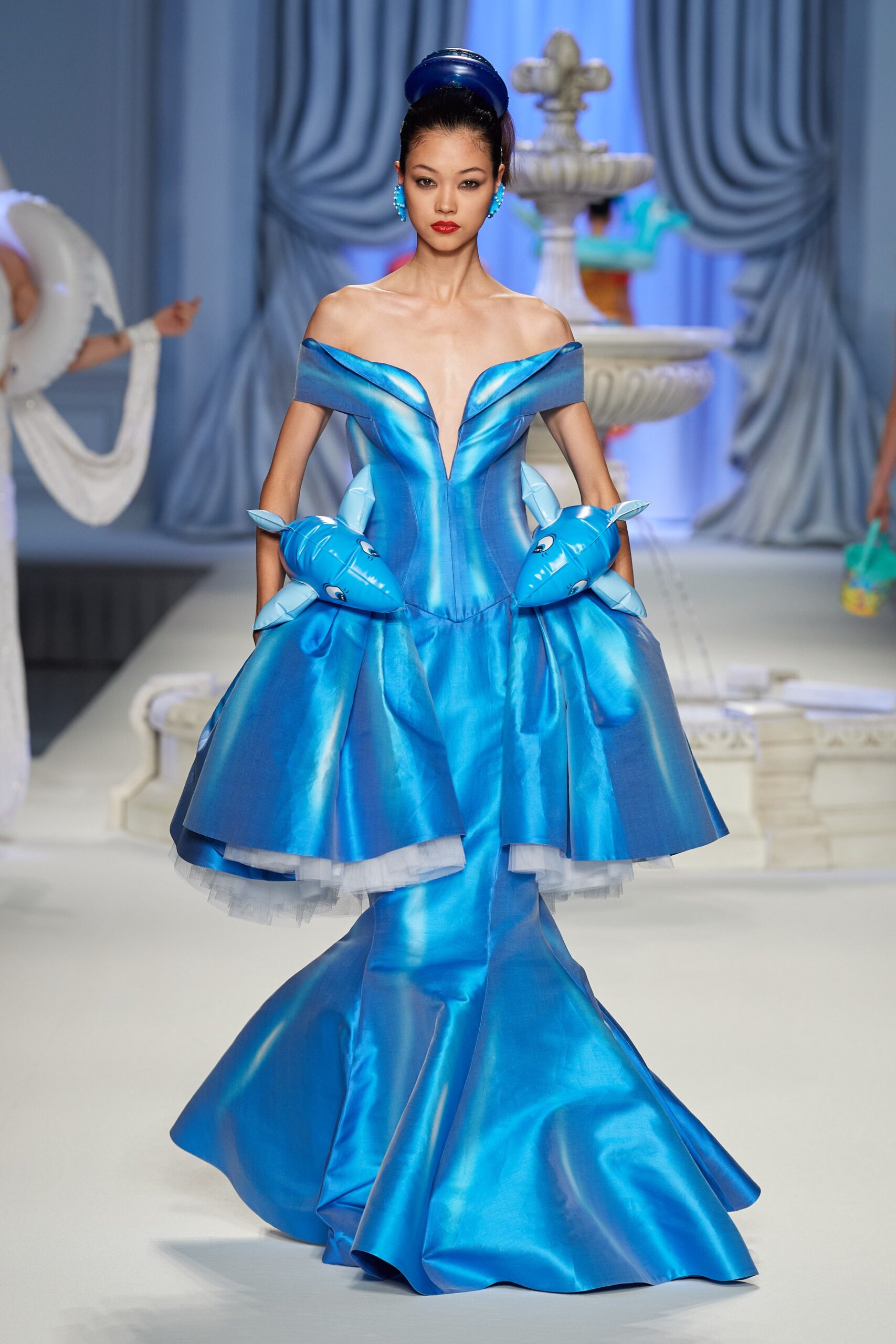 Moschino S/S 23 Look 57
