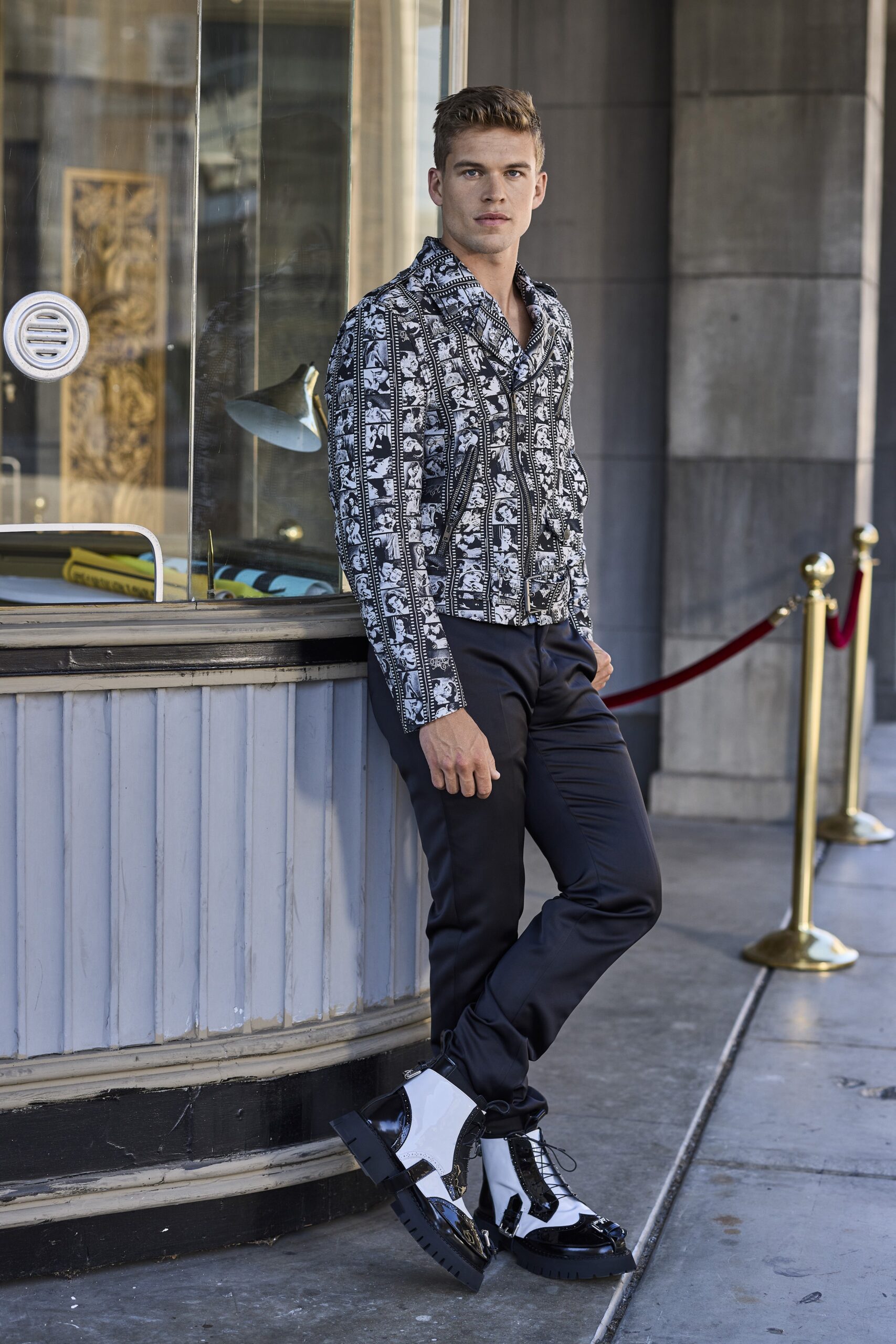 Moschino Resort 22 Look 58