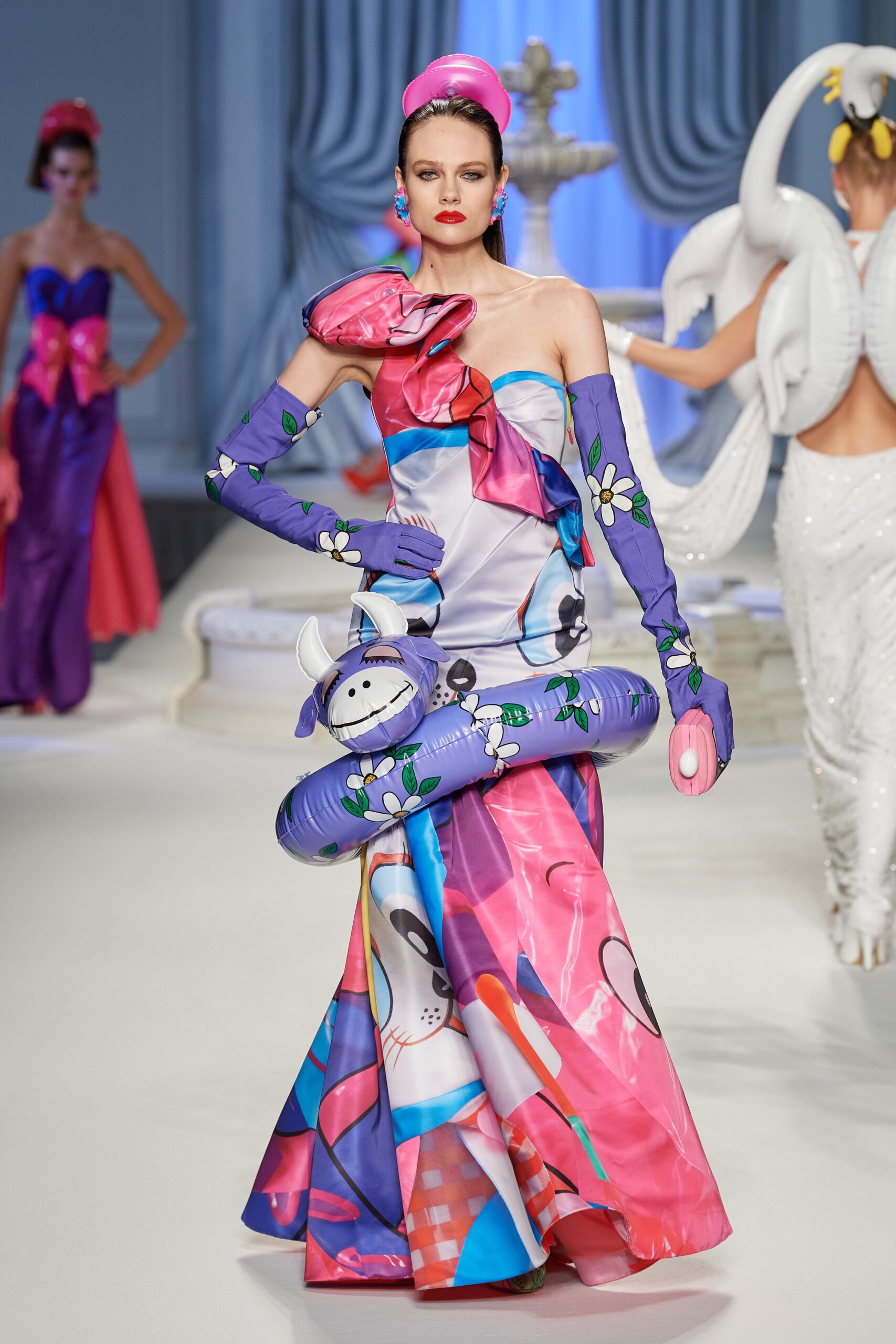 Moschino S/S 23 Look 59