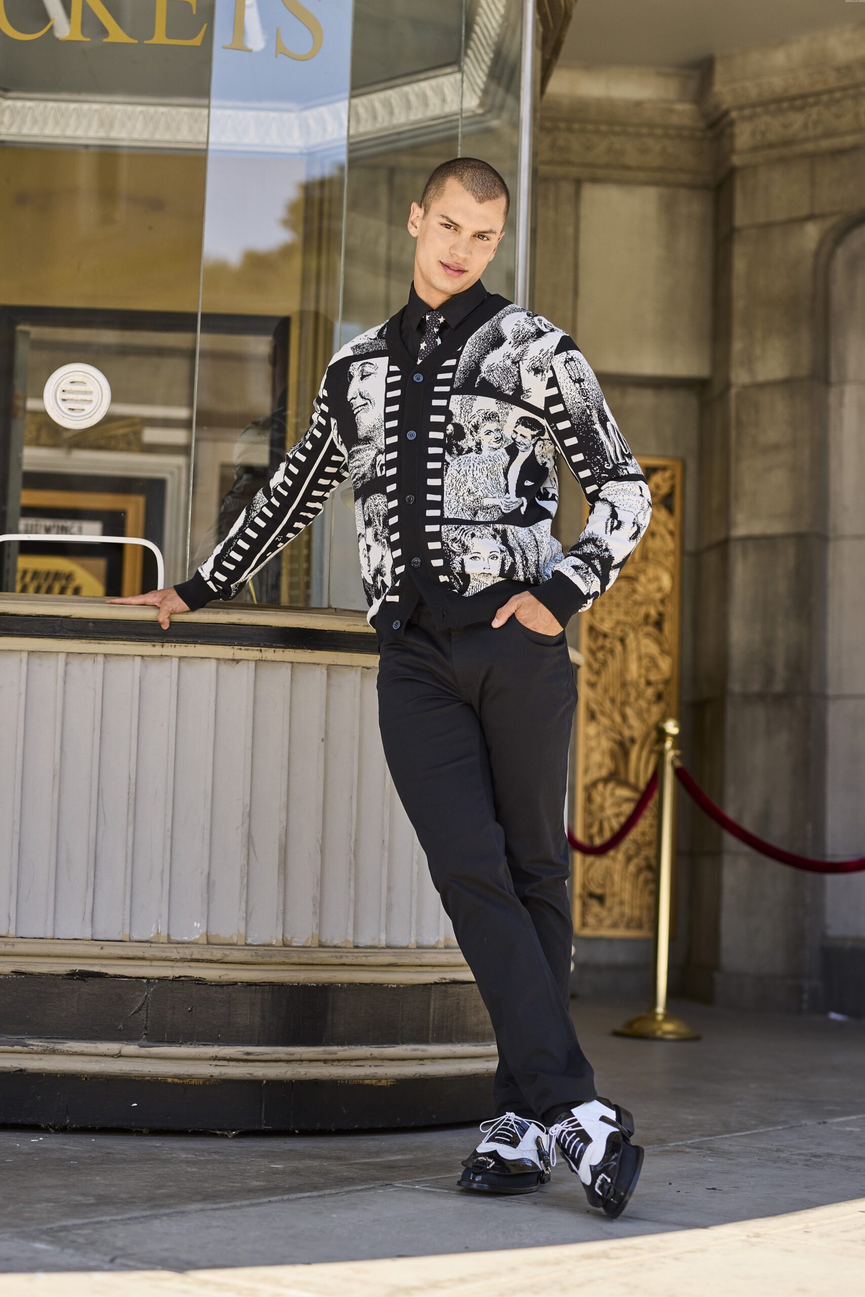 Moschino Resort 22 Look 60