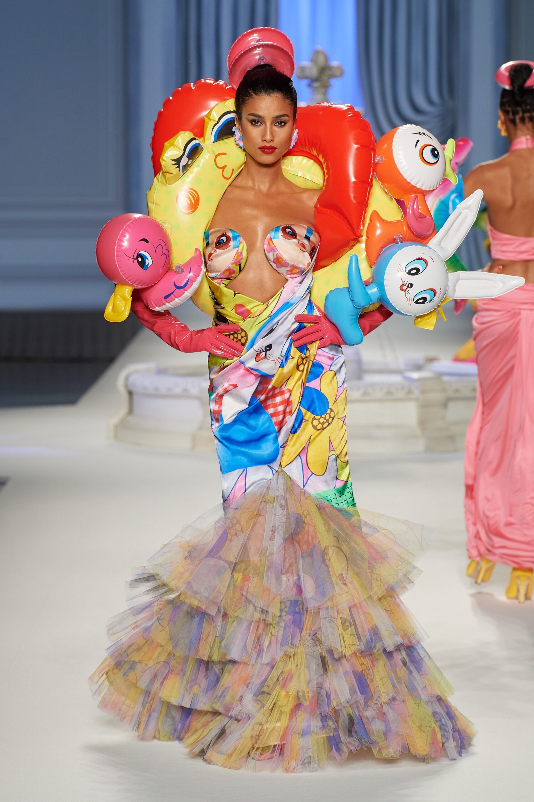 Moschino S/S 23 Look 63