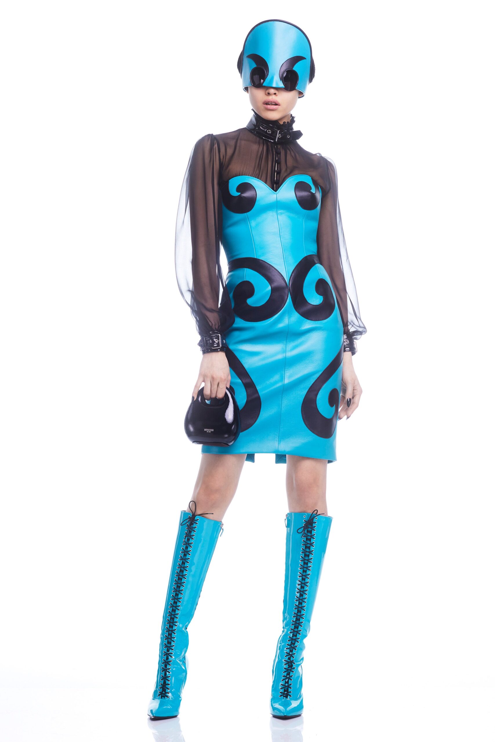 Moschino F/W 22 Look 66