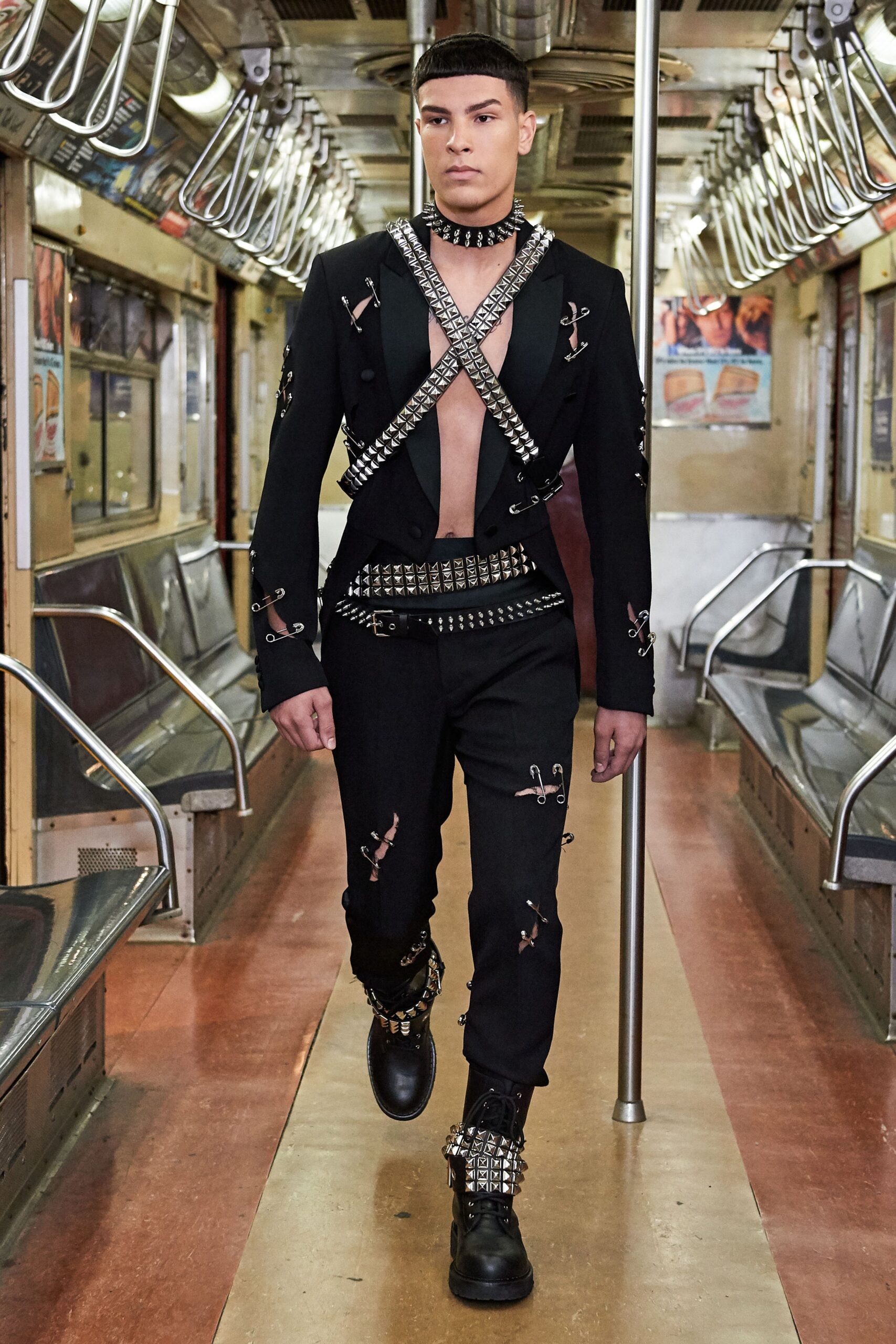 Moschino F/W 20 Menswear Look 66