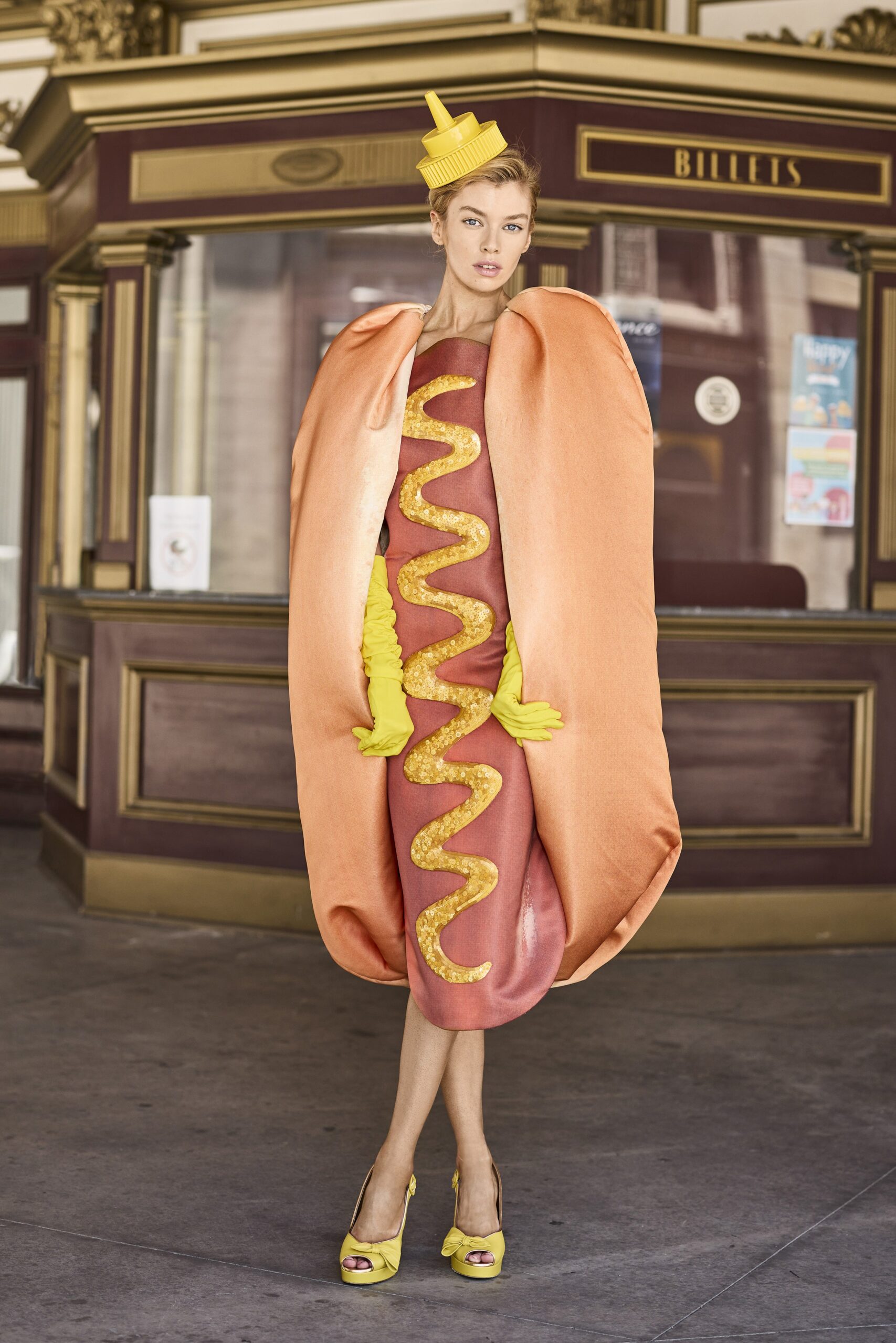 Moschino Resort 22 Look 66