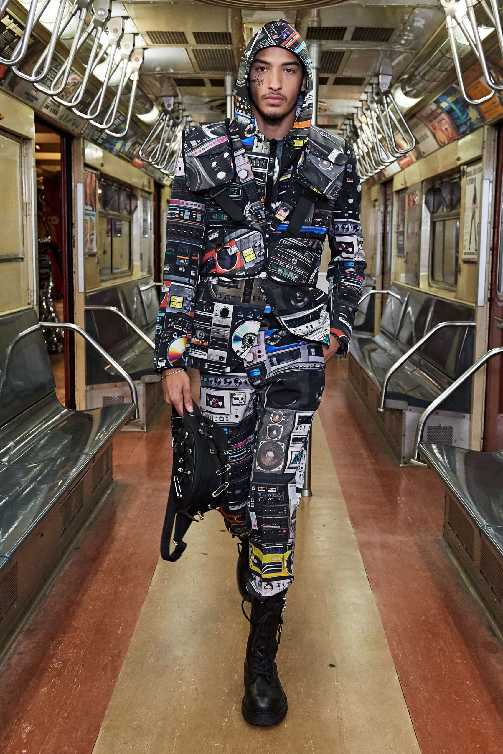 Moschino F/W 20 Menswear Look 68
