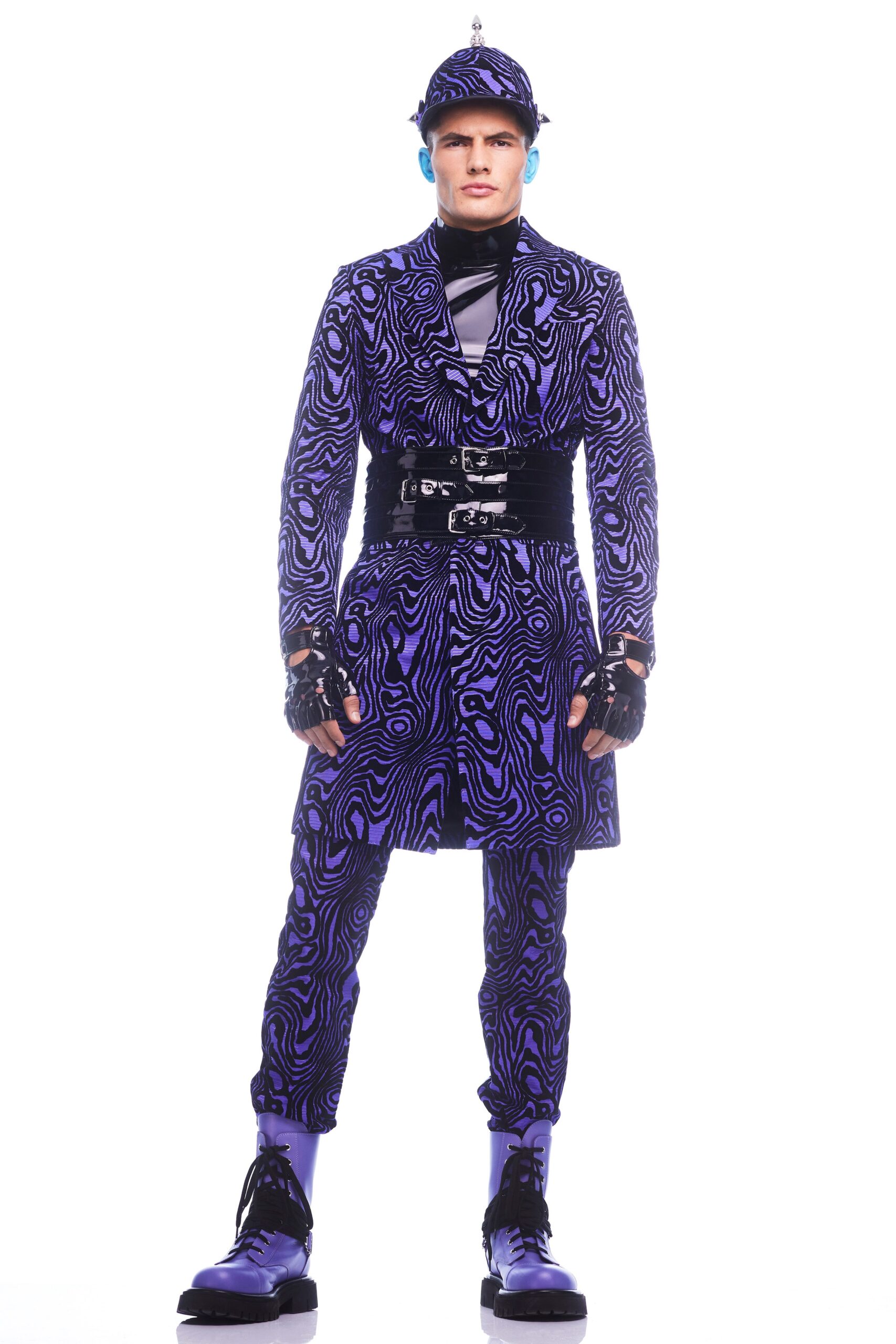Moschino F/W 22 Look 69